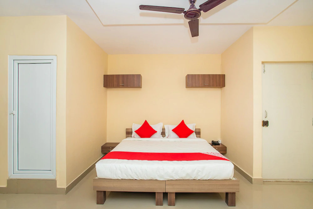 Hotel Blueberry by OYO Rooms