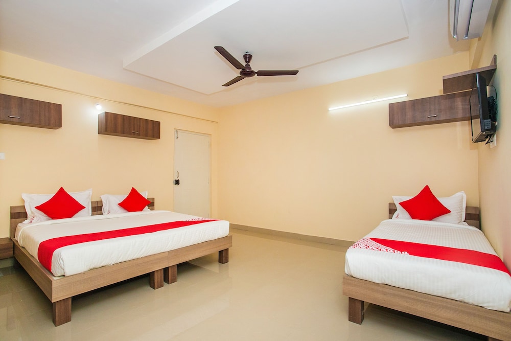 Hotel Blueberry by OYO Rooms