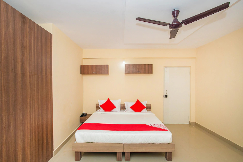 Hotel Blueberry by OYO Rooms