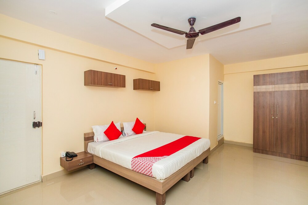 Hotel Blueberry by OYO Rooms