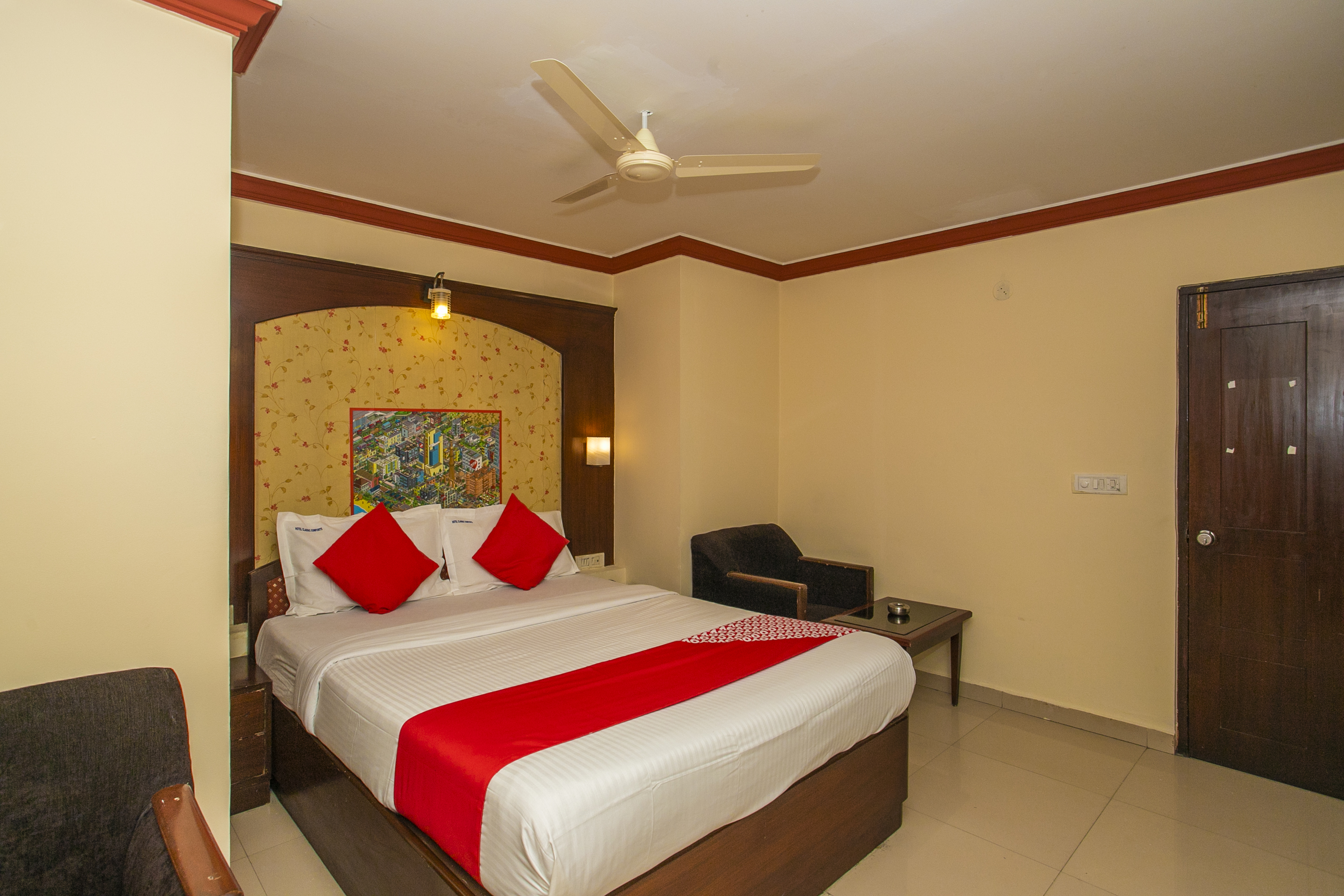 Capital O 19227 Hotel Classic Comfort