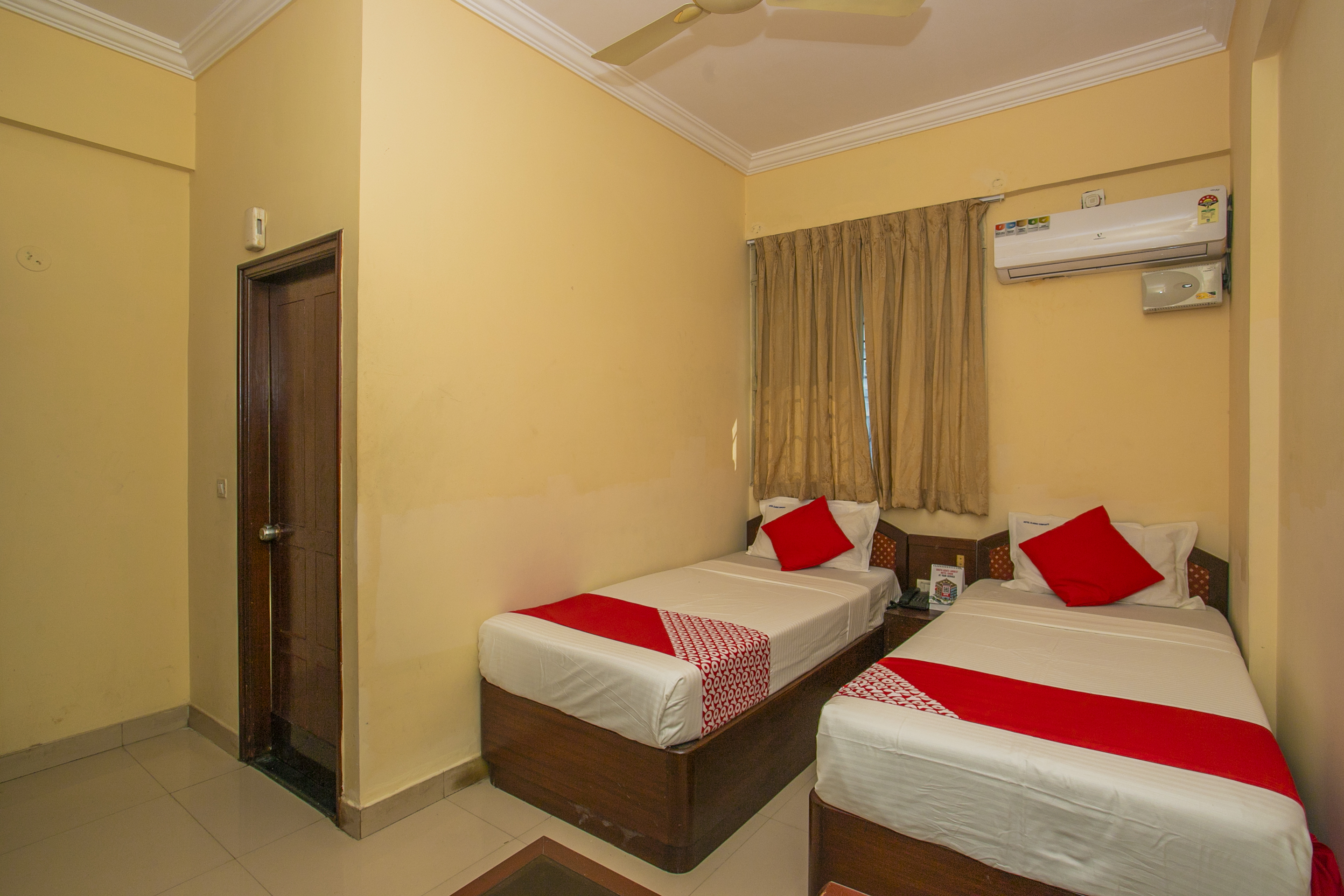 Capital O 19227 Hotel Classic Comfort