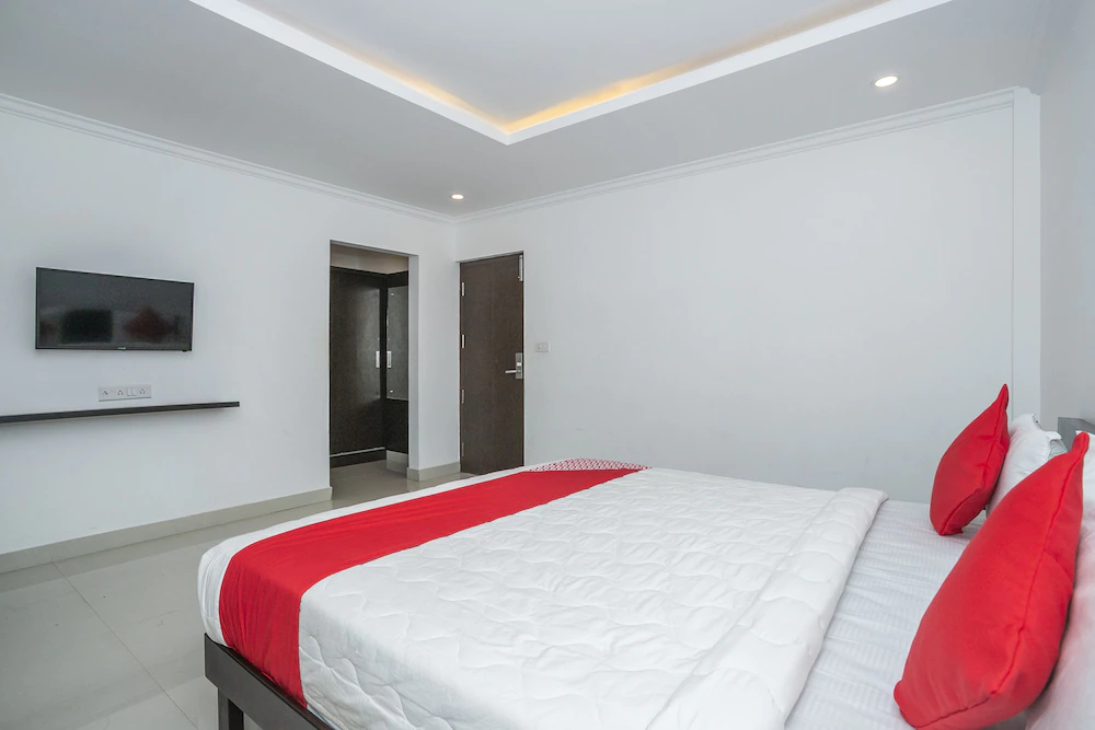 Hotel Cosmopolitan By OYO Rooms
