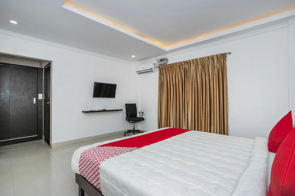 Hotel Cosmopolitan By OYO Rooms