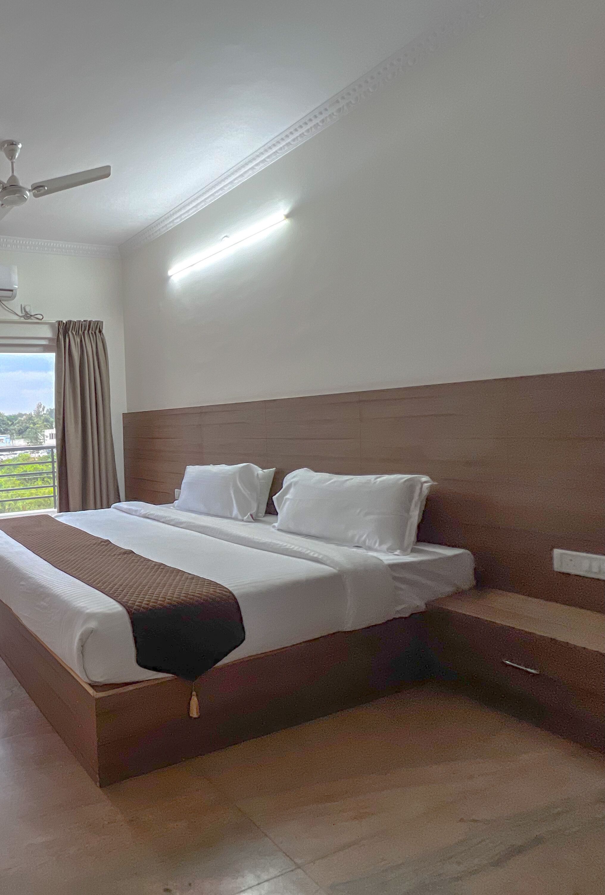 Hotel Elite by Agira