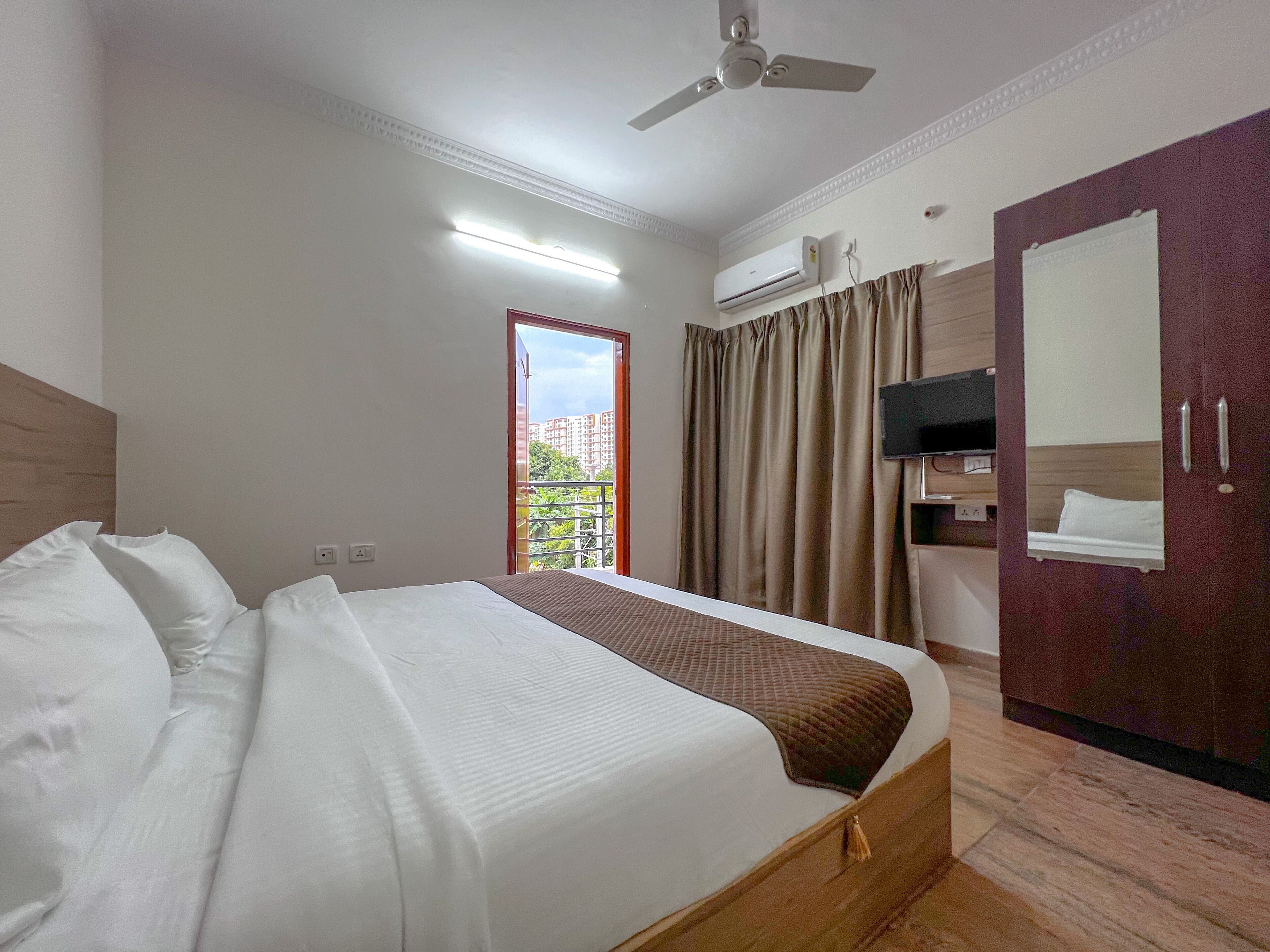 Hotel Elite by Agira
