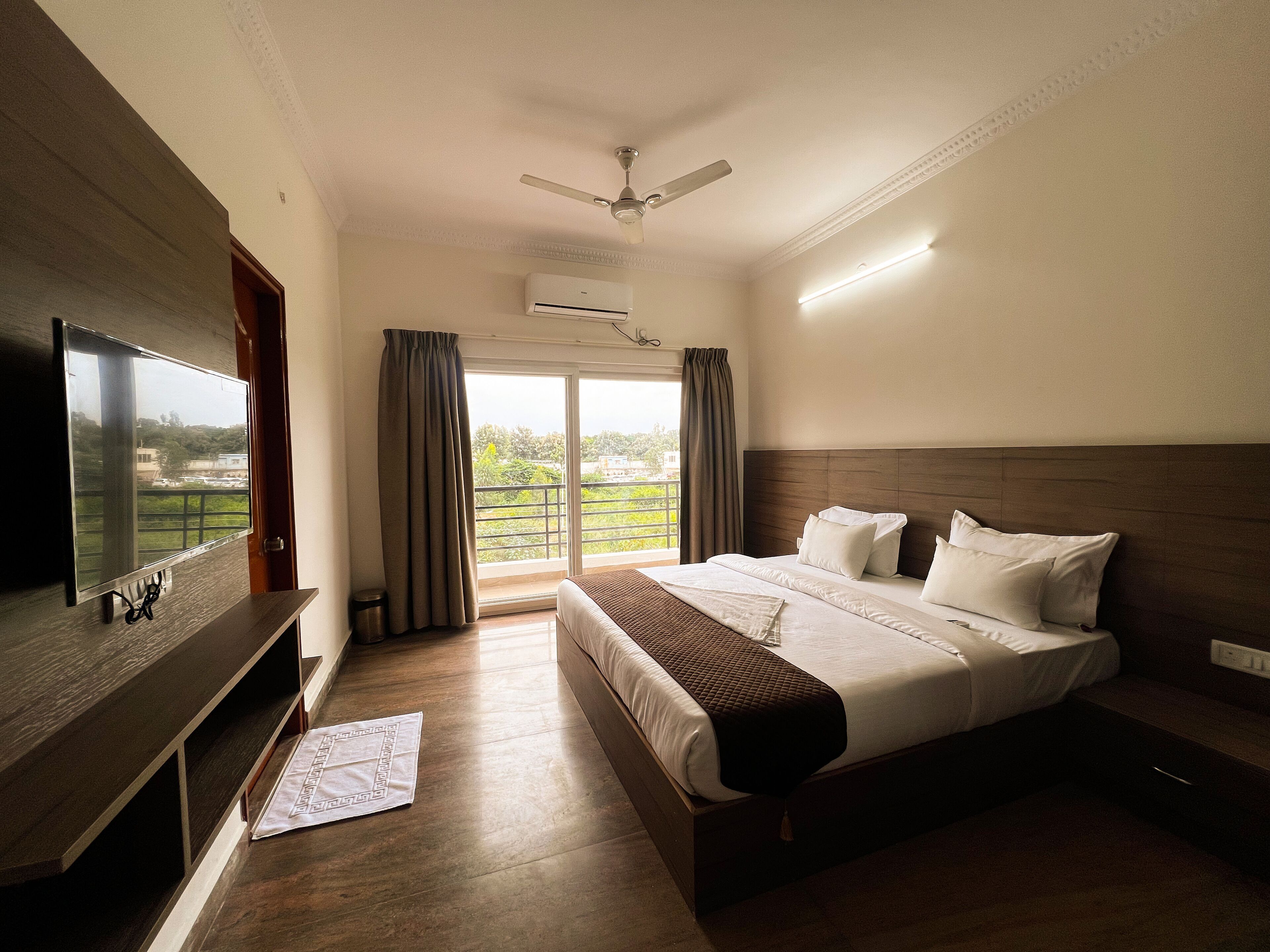 Hotel Elite by Agira