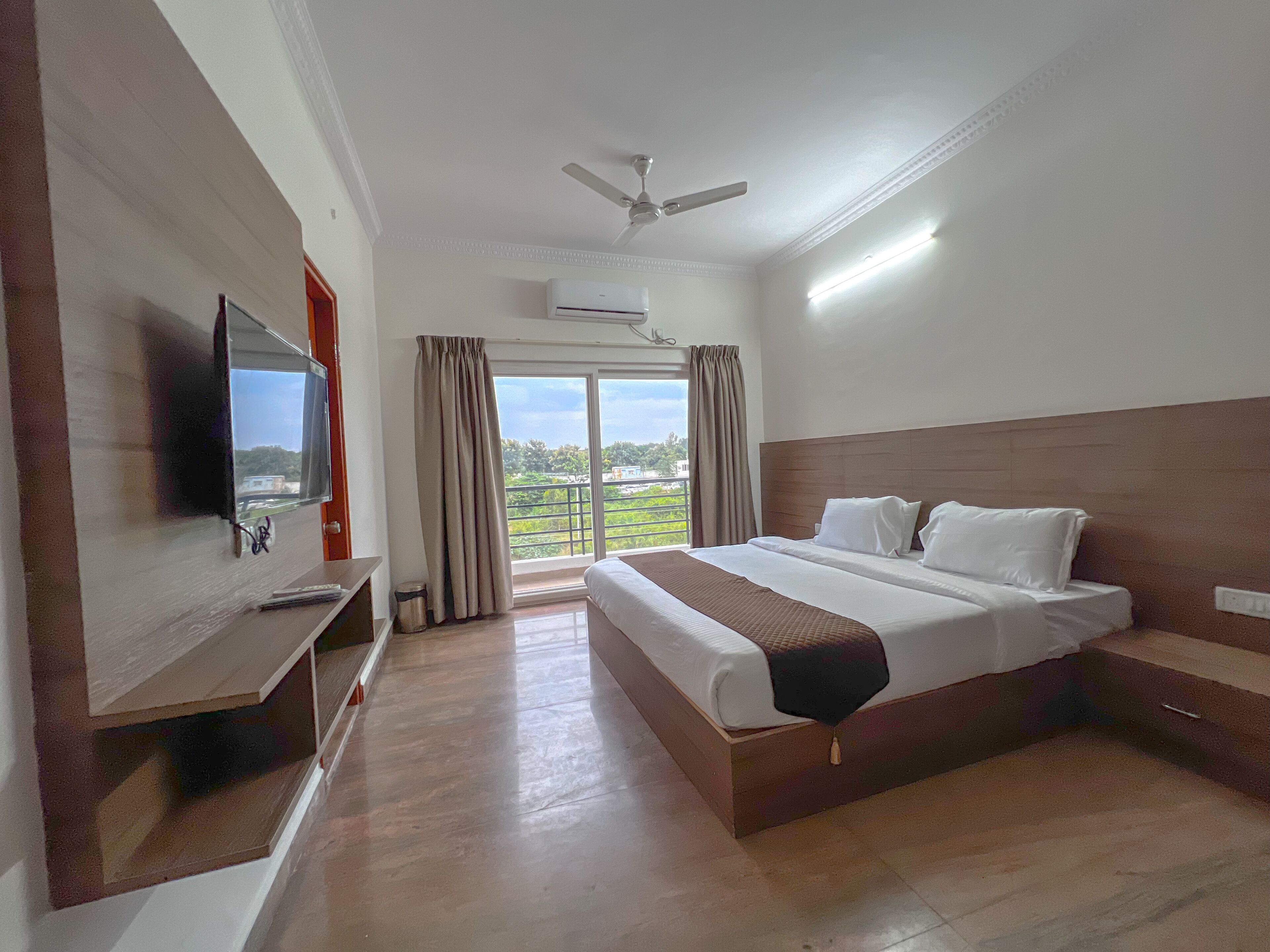 Hotel Elite by Agira