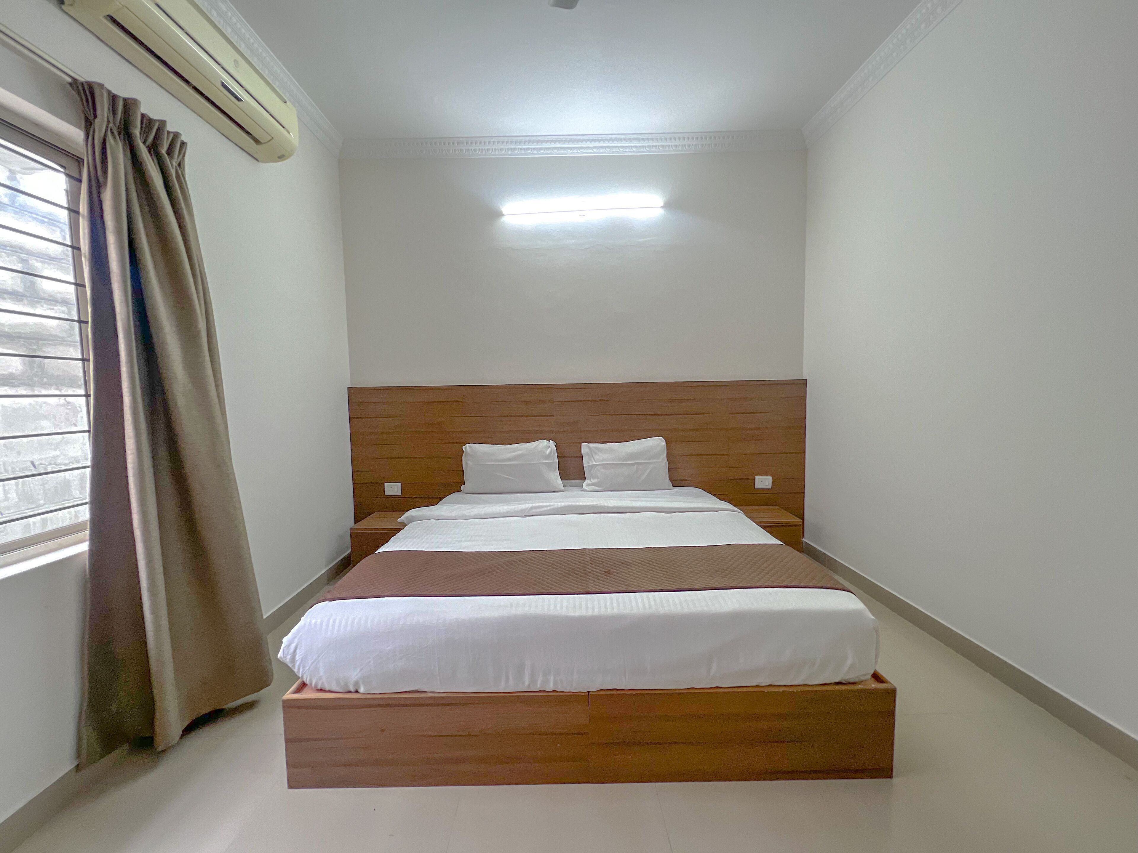 Hotel Elite by Agira