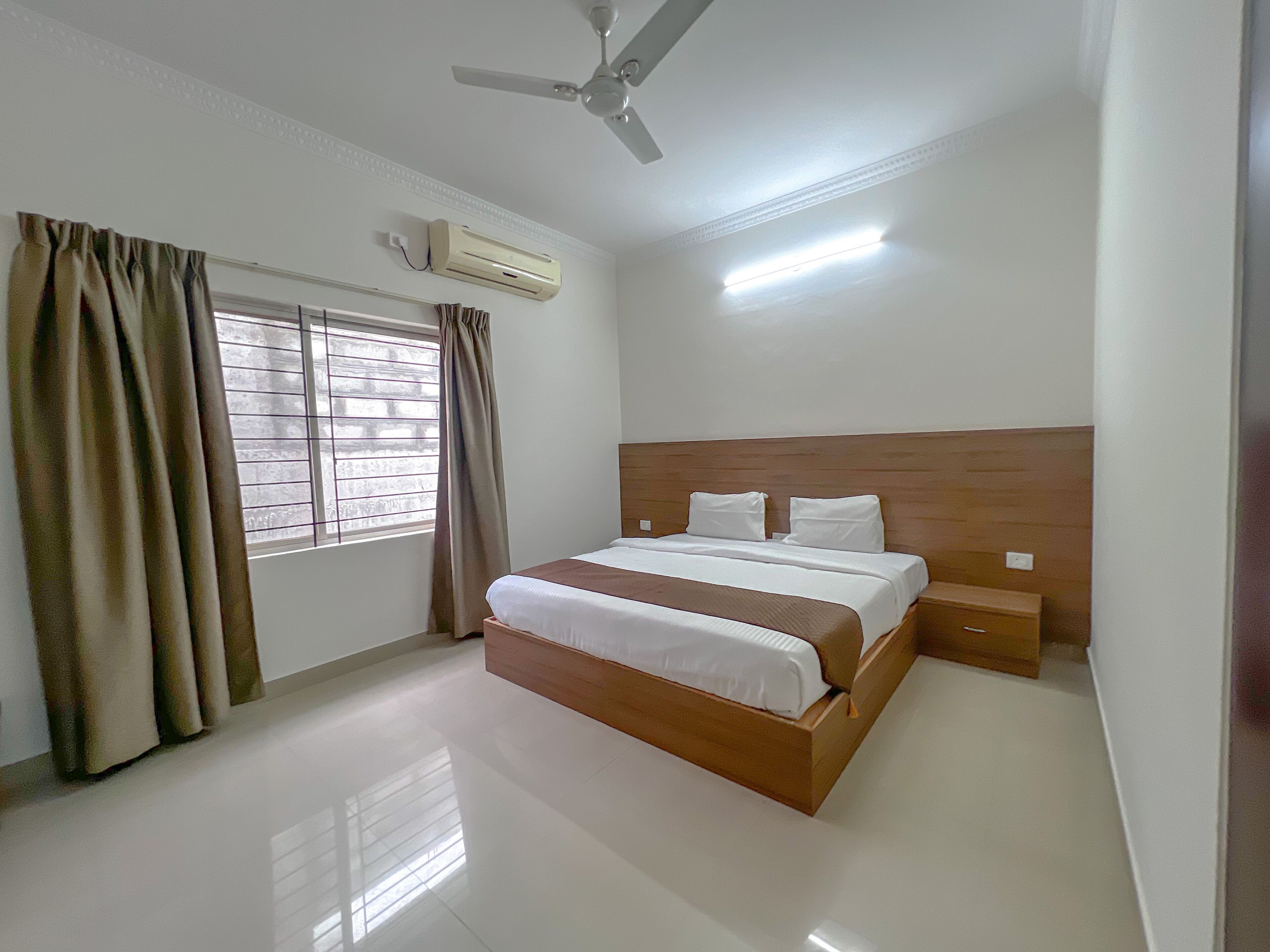 Hotel Elite by Agira