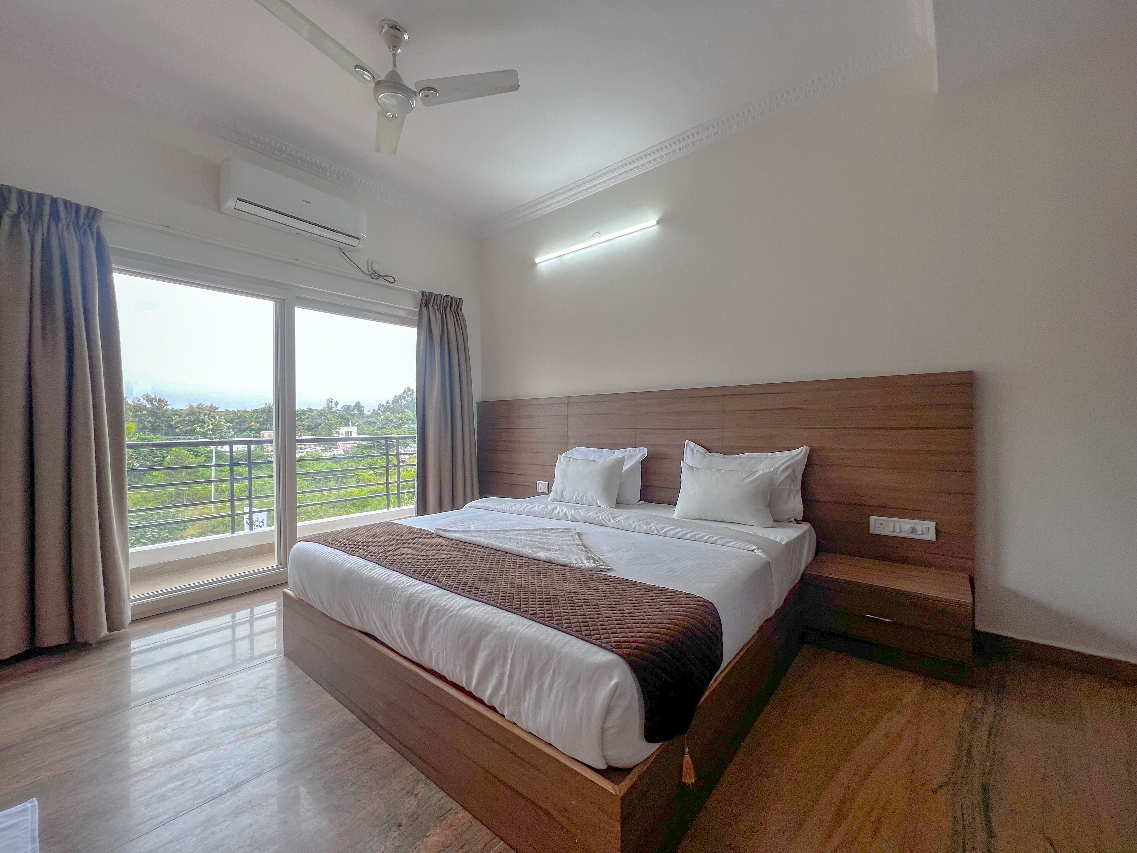 Hotel Elite by Agira