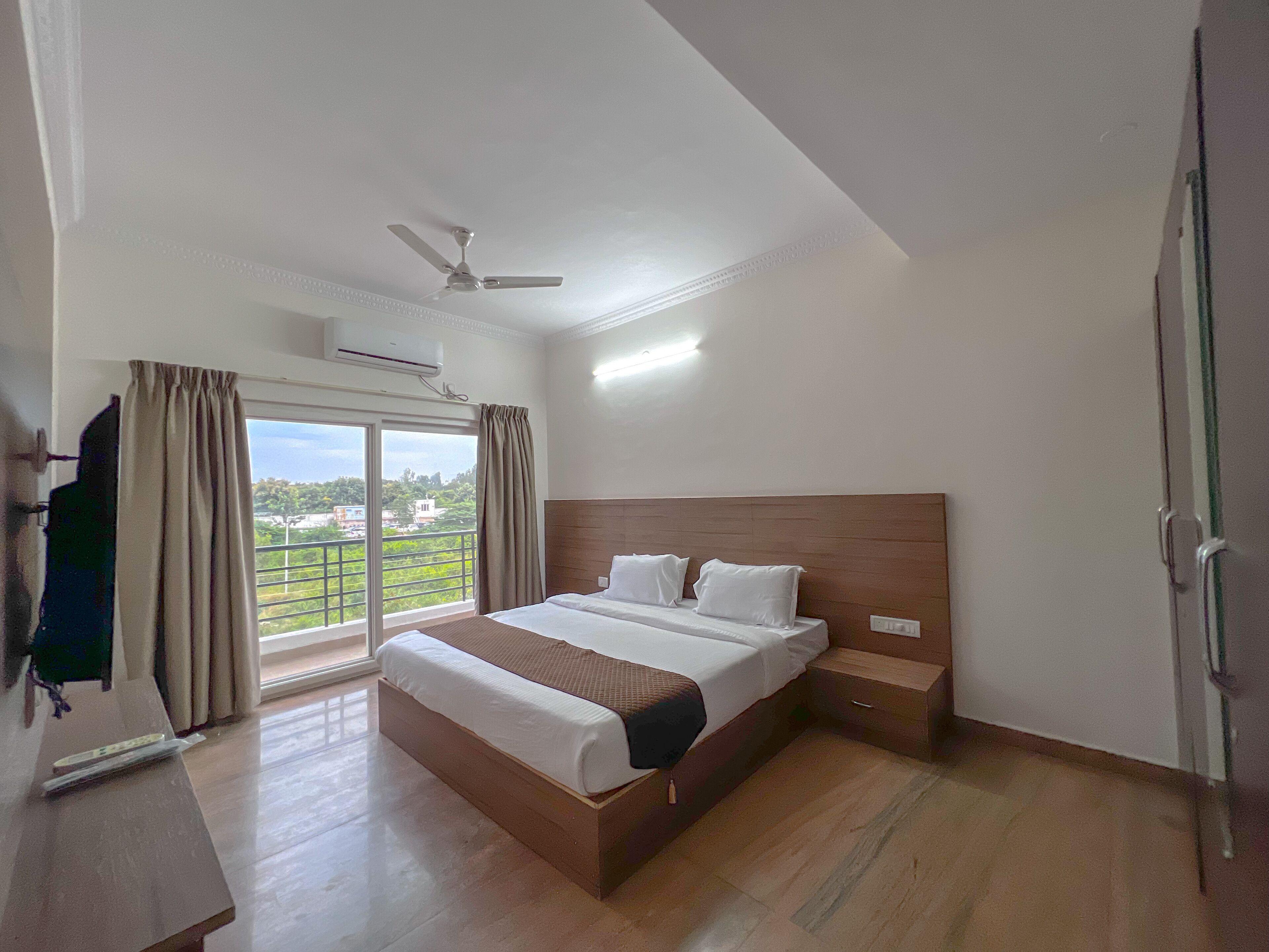 Hotel Elite by Agira