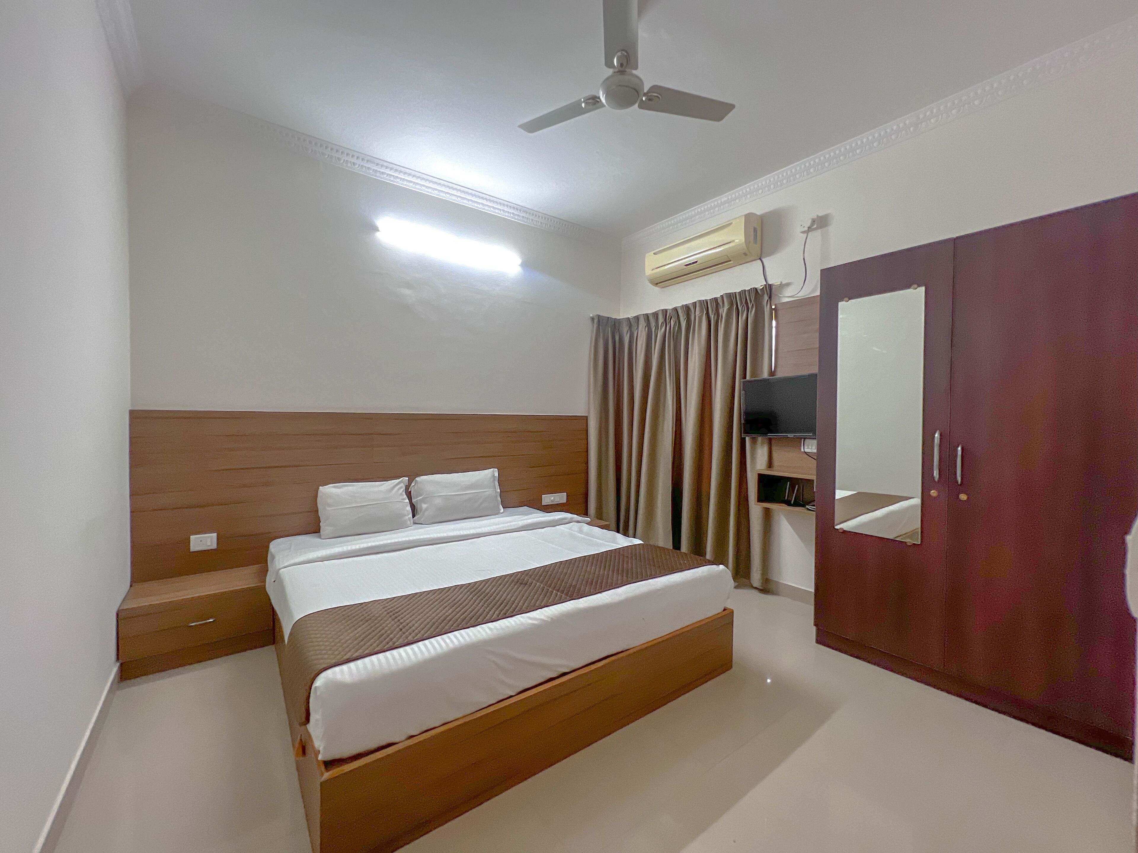 Hotel Elite by Agira