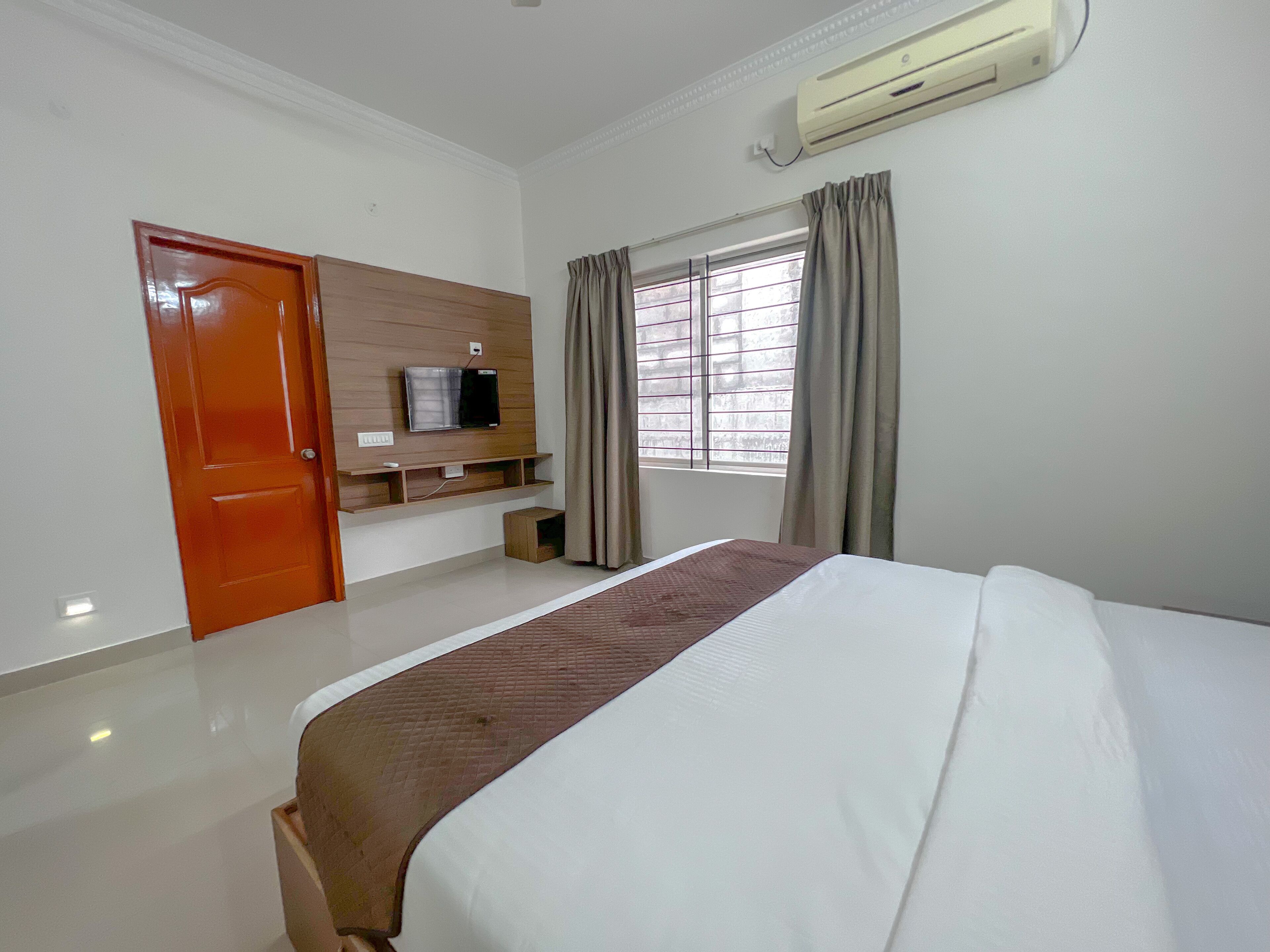 Hotel Elite by Agira
