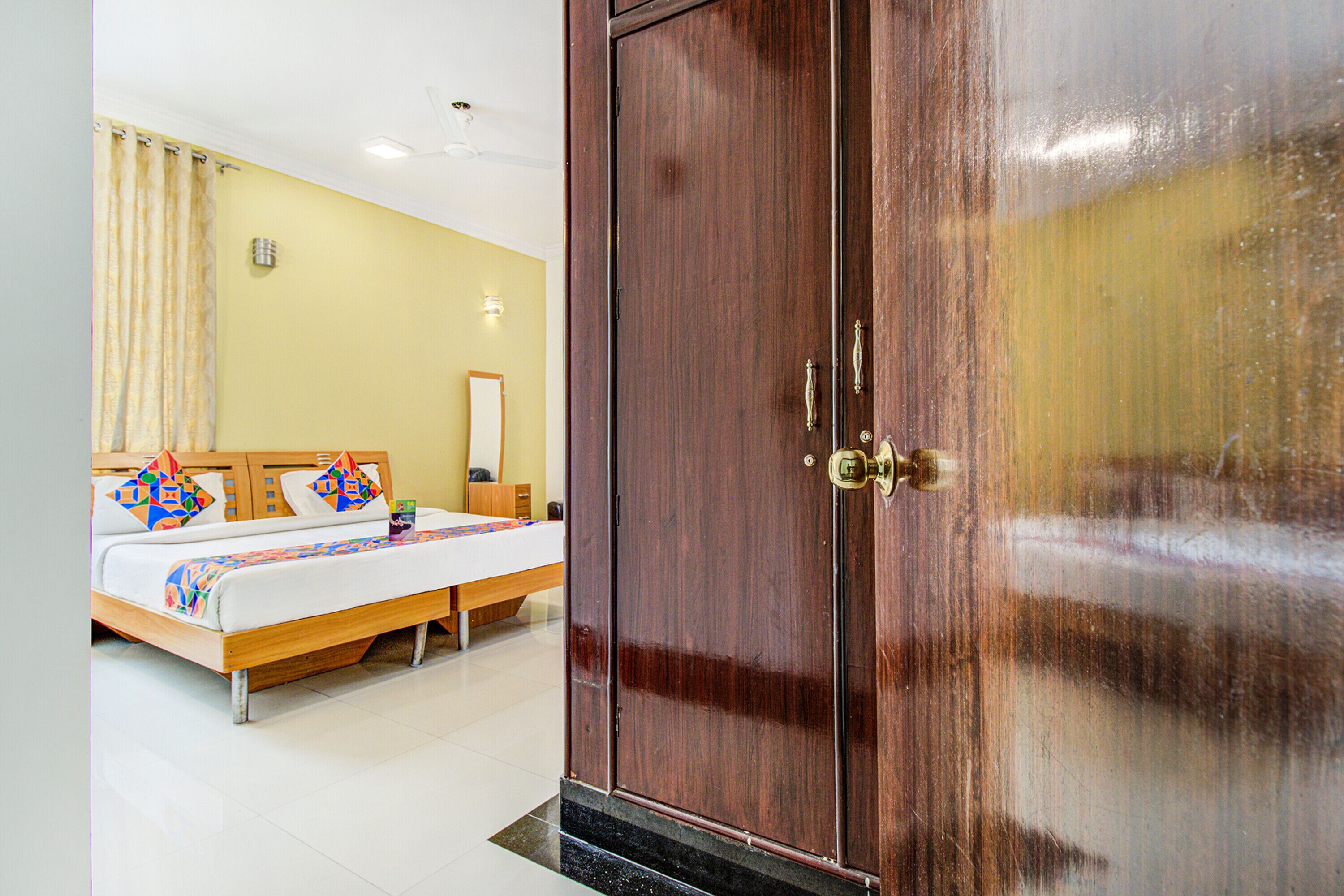 Hotel Emara Grand By FabHotel