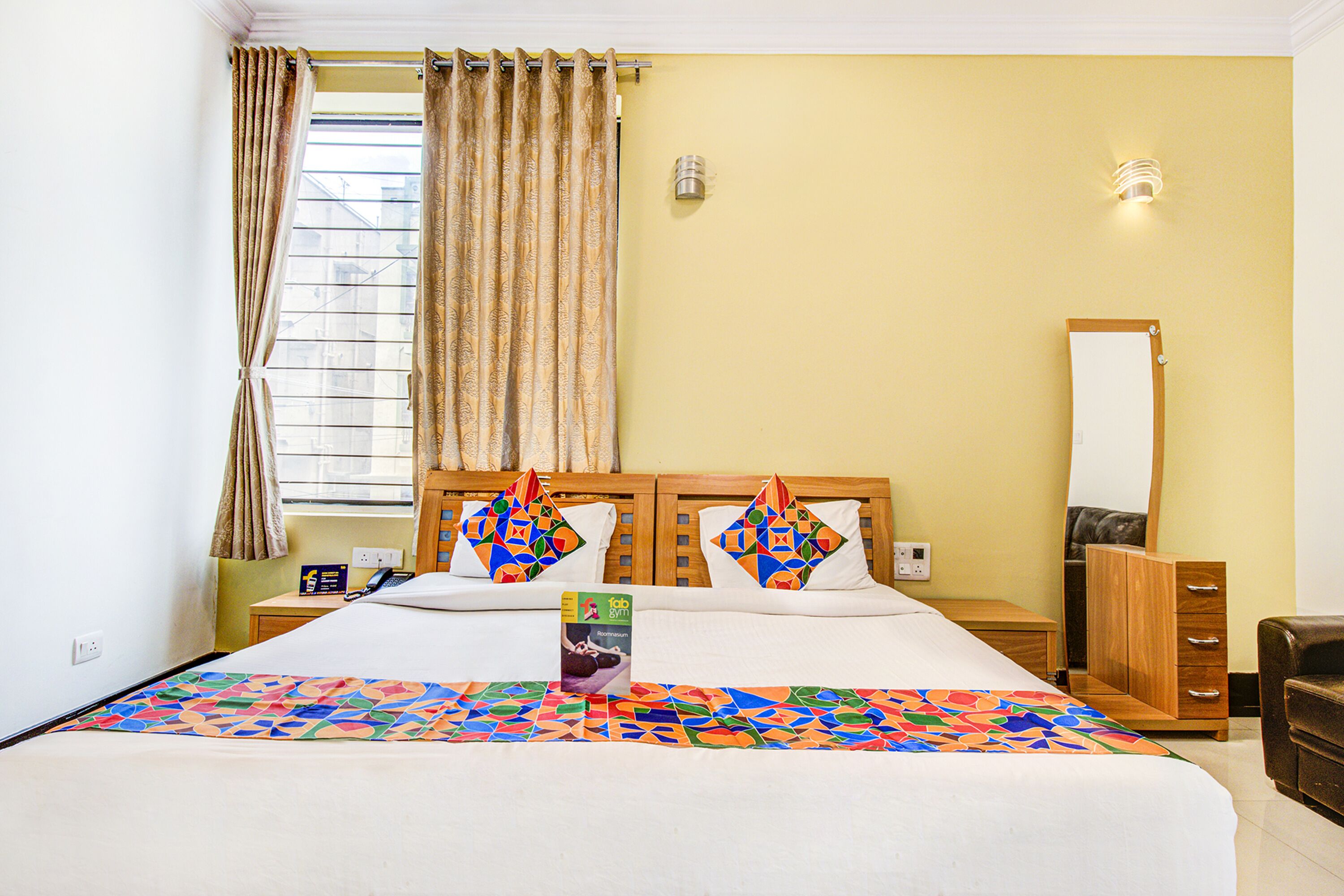 Hotel Emara Grand By FabHotel