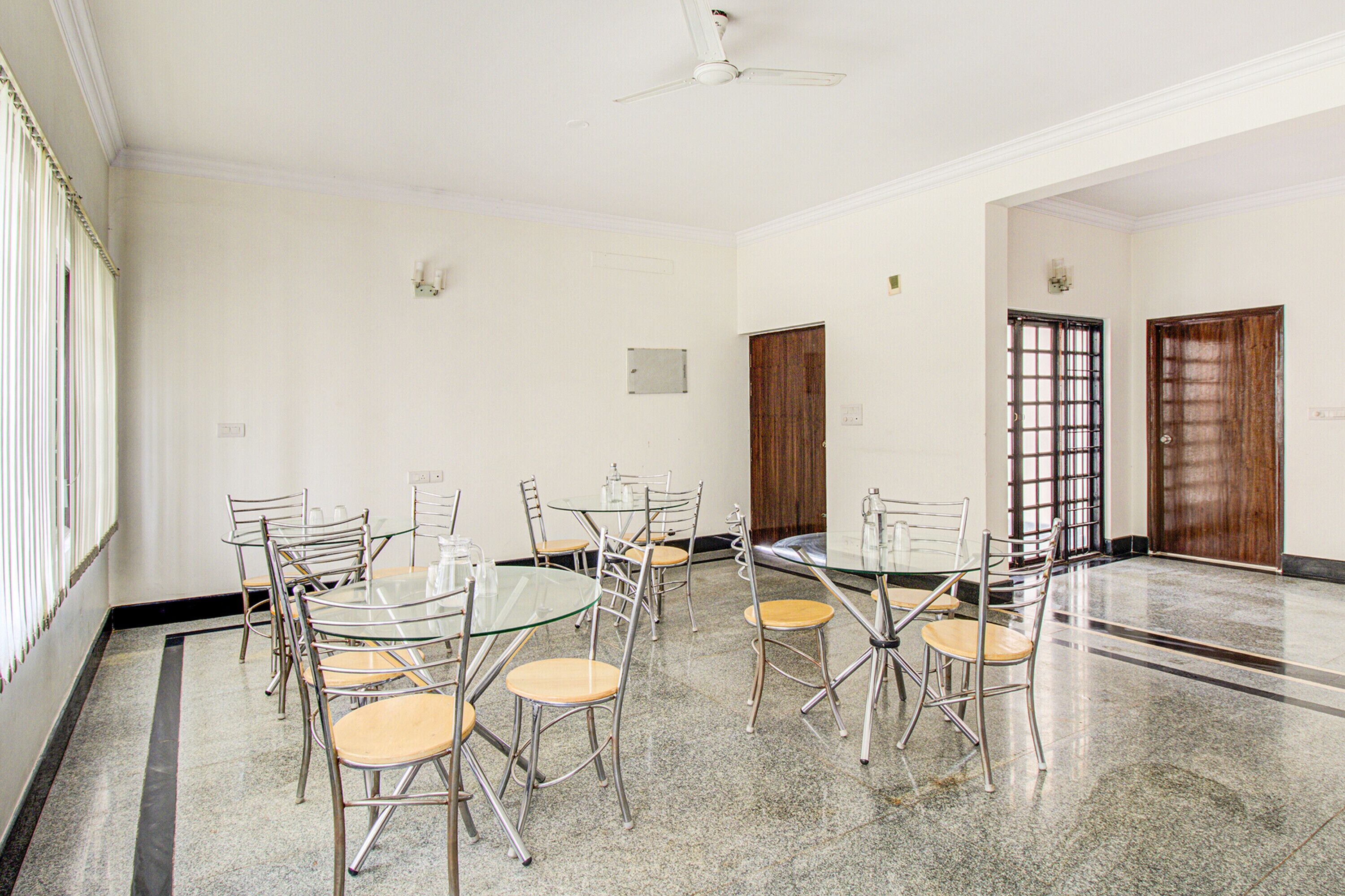 Hotel Emara Grand By FabHotel
