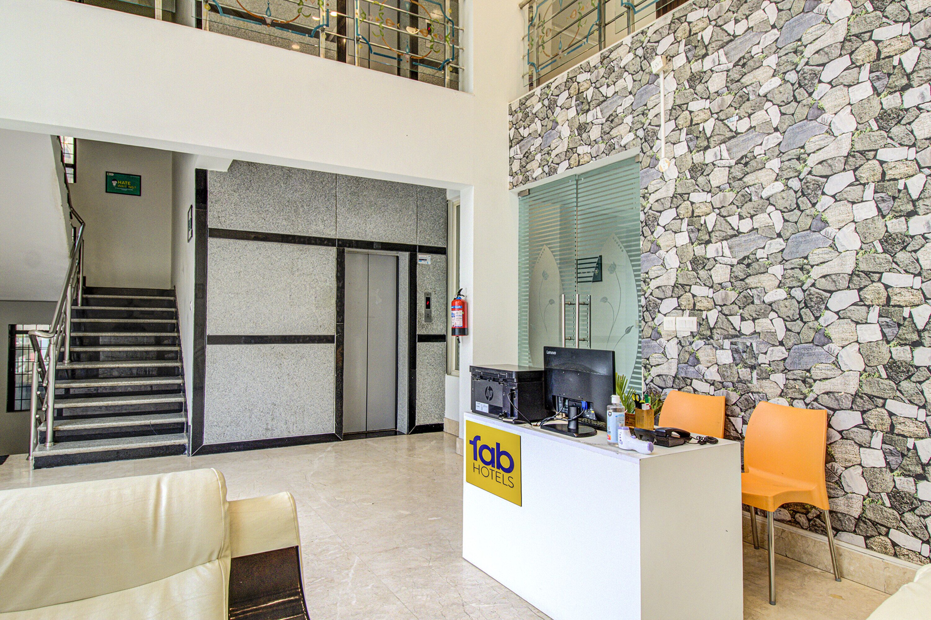 Hotel Emara Grand By FabHotel