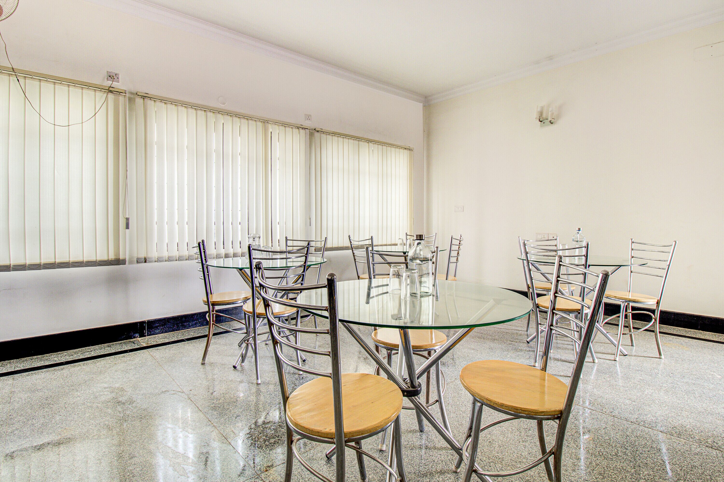 Hotel Emara Grand By FabHotel