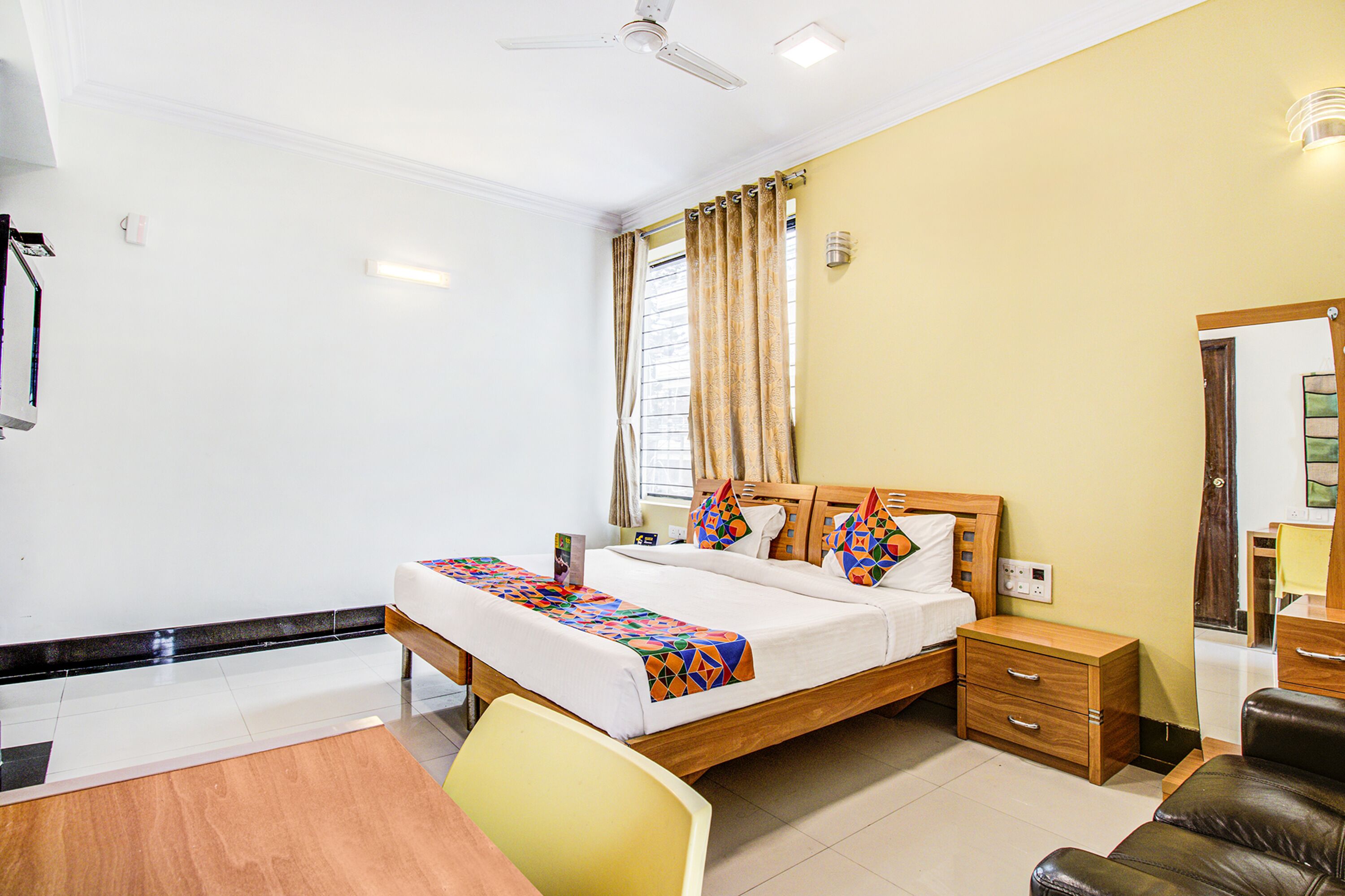 Hotel Emara Grand By FabHotel