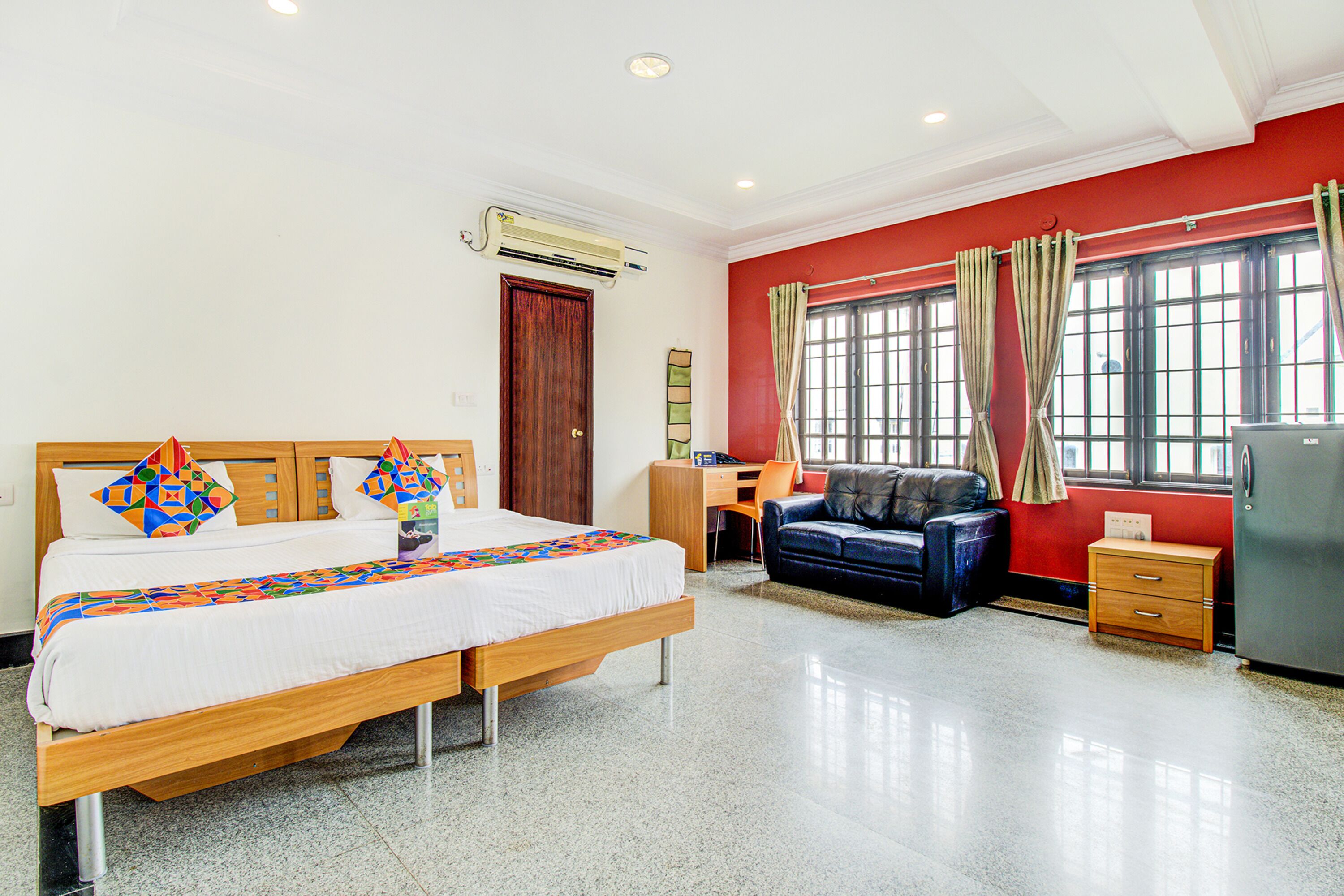 Hotel Emara Grand By FabHotel