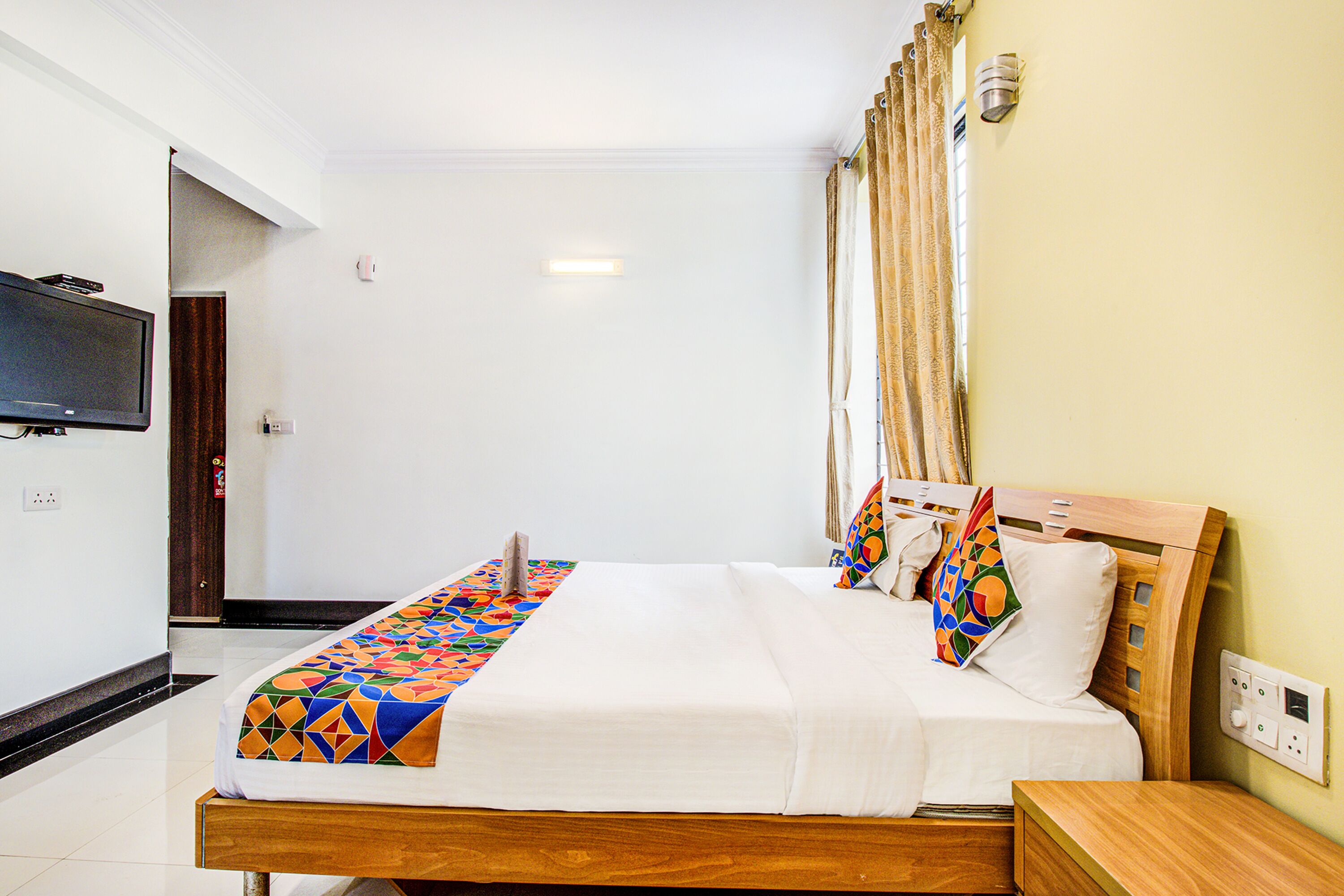 Hotel Emara Grand By FabHotel