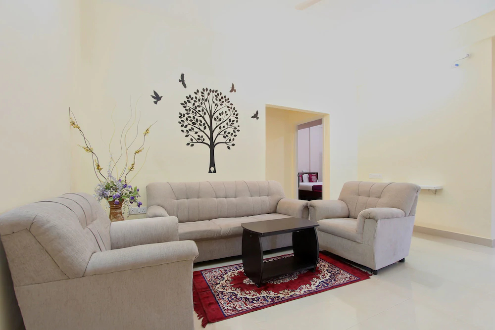 Hotel Home Comforts by OYO Rooms