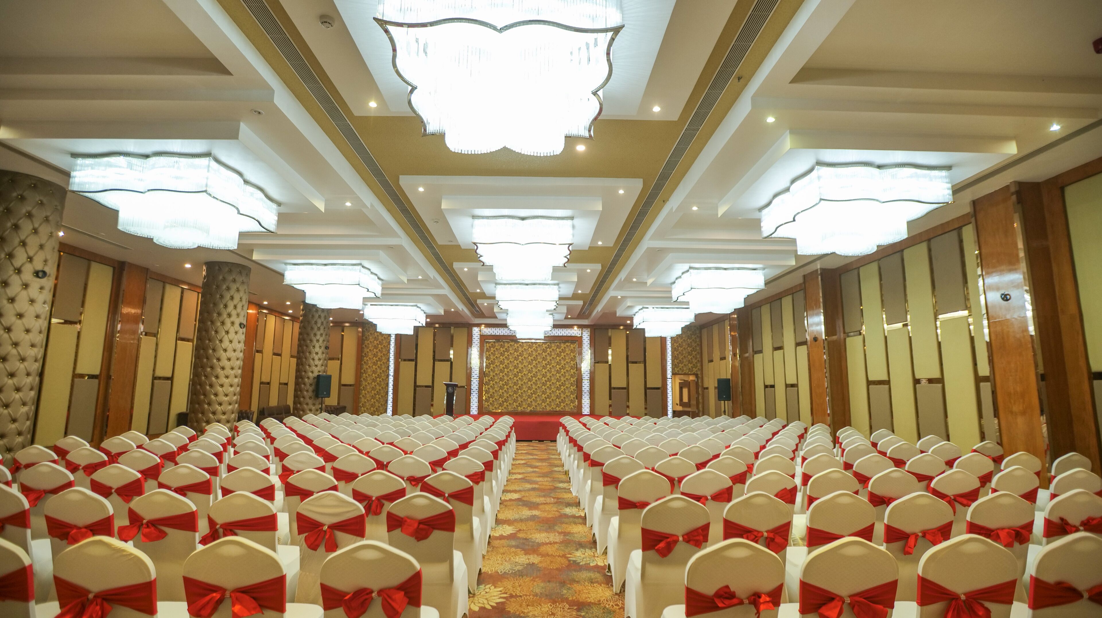 Hotel Leroy Grand - Yeshwanthpur