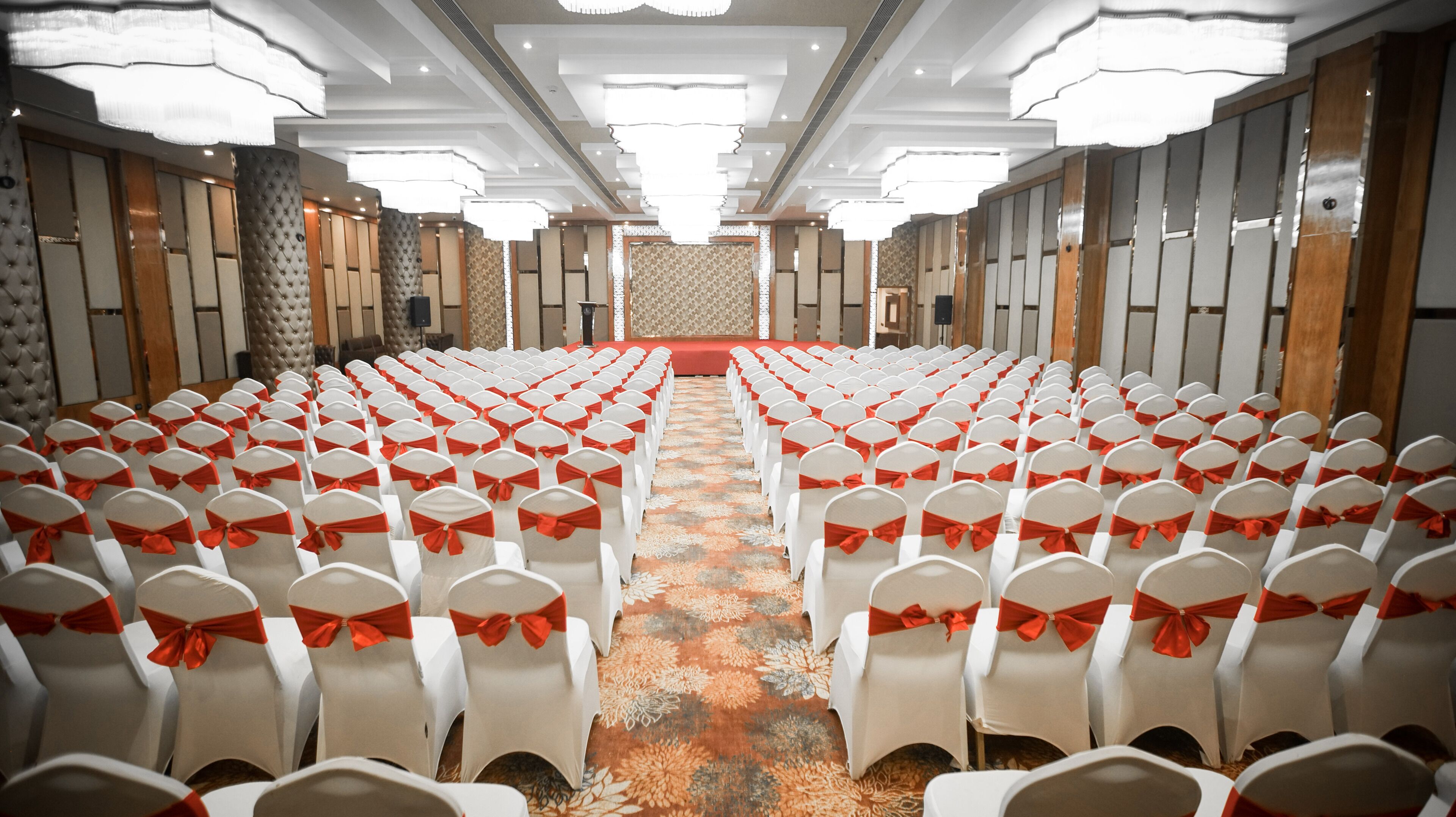 Hotel Leroy Grand - Yeshwanthpur