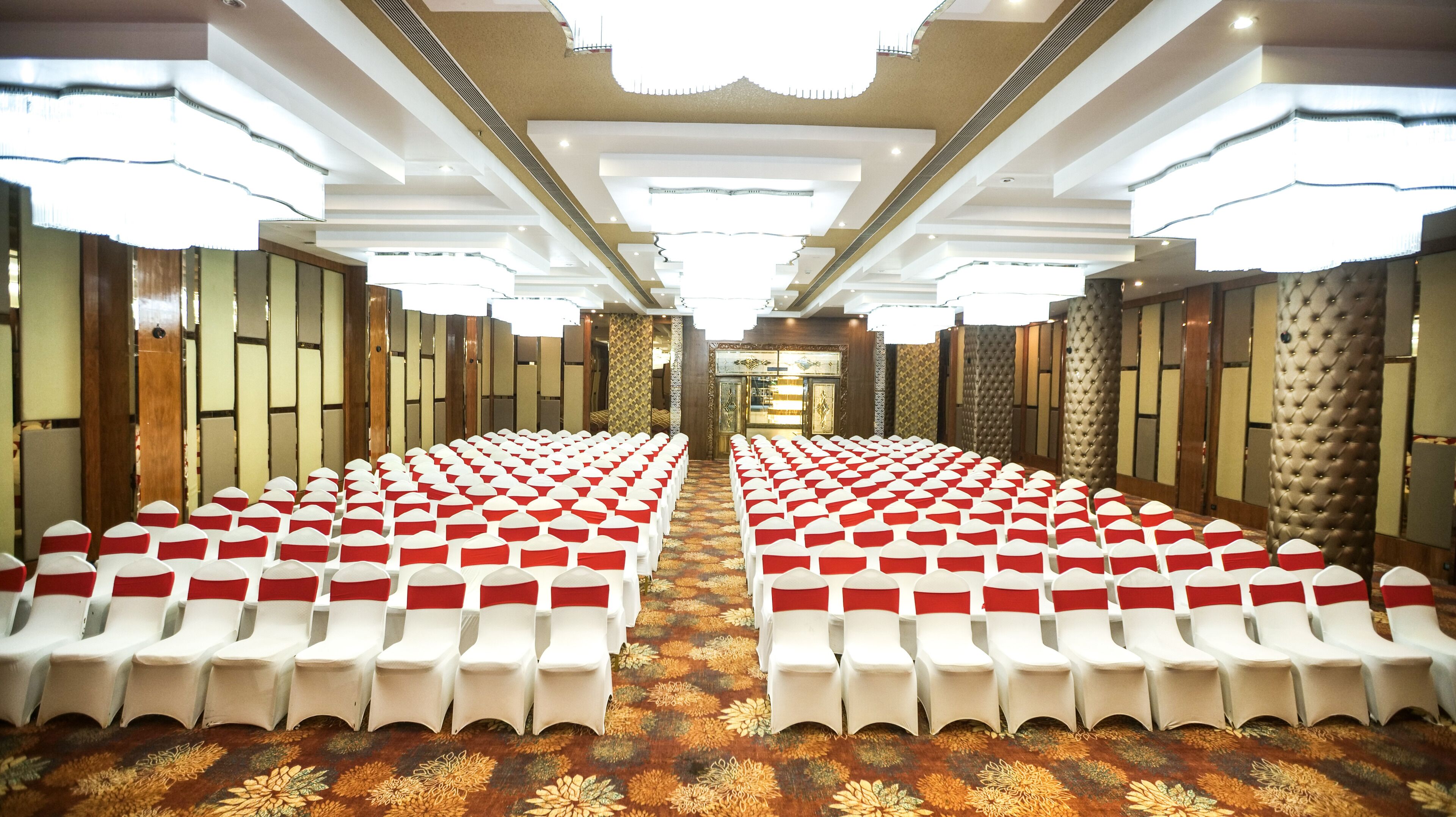 Hotel Leroy Grand - Yeshwanthpur