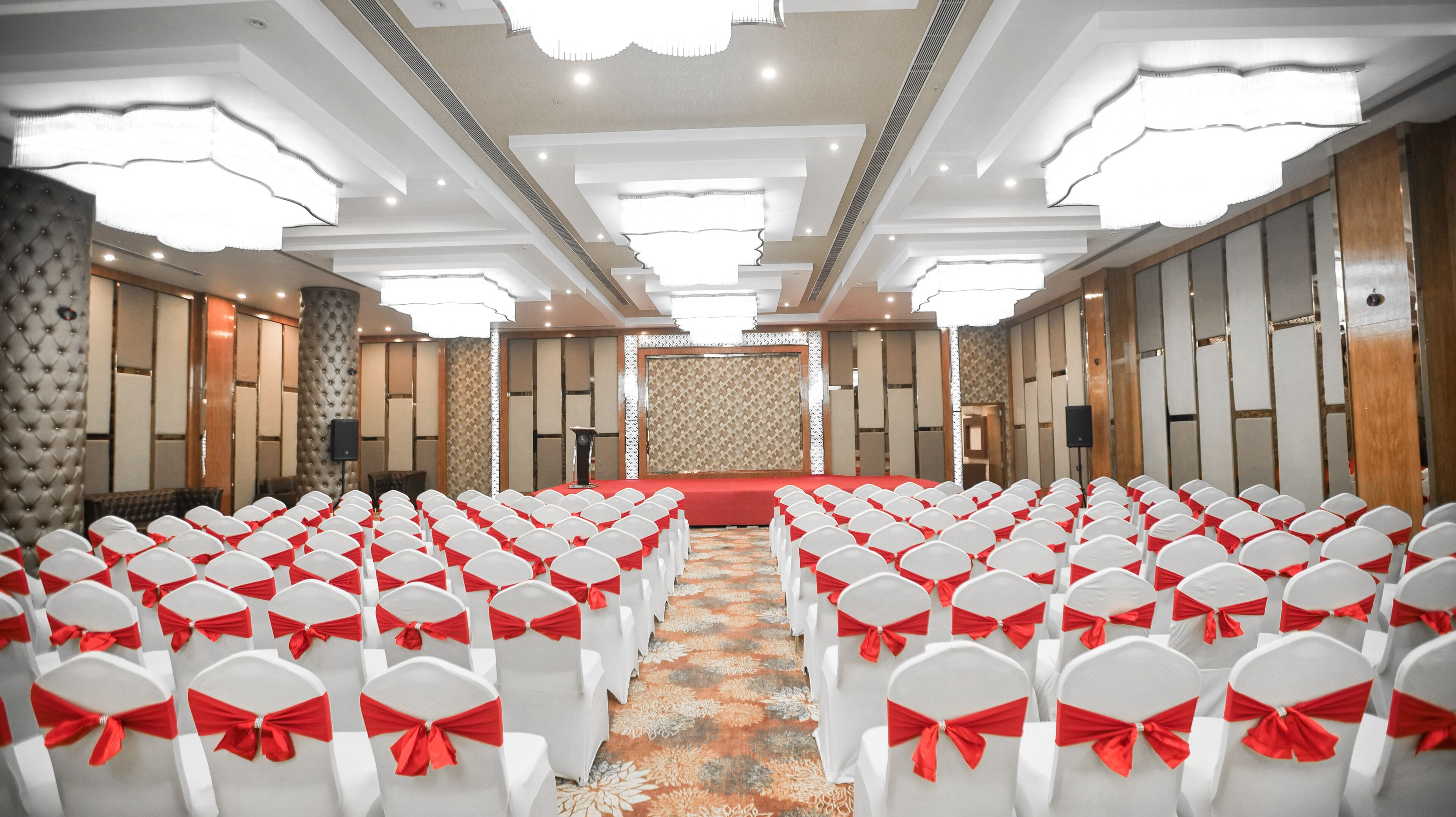 Hotel Leroy Grand - Yeshwanthpur
