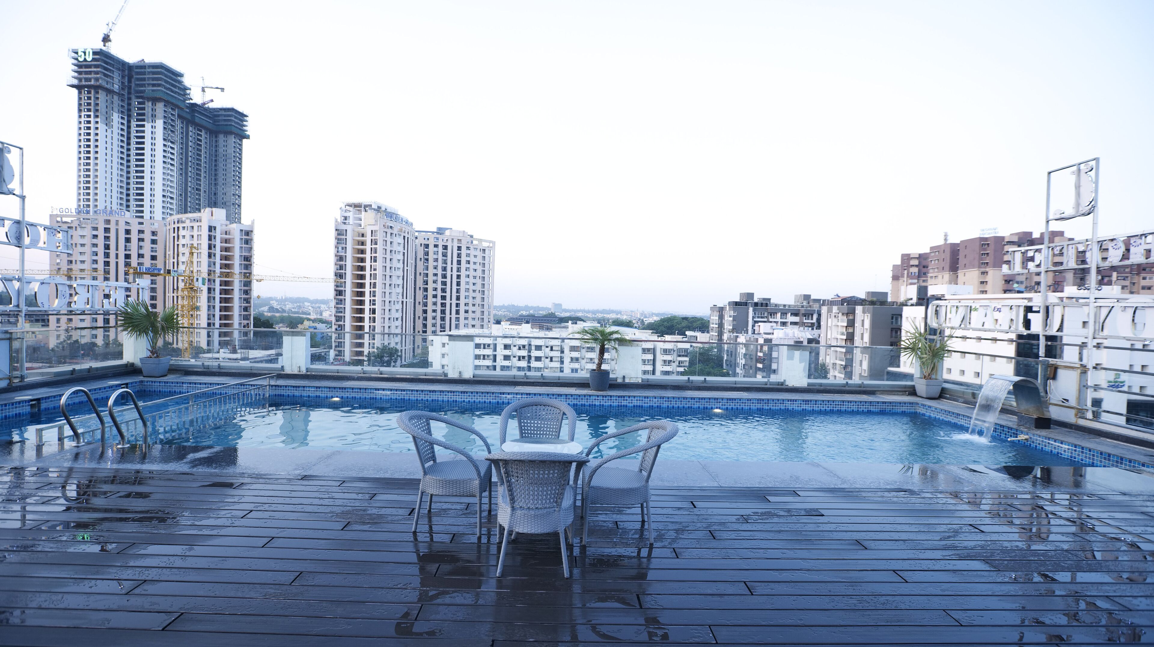 Hotel Leroy Grand - Yeshwanthpur