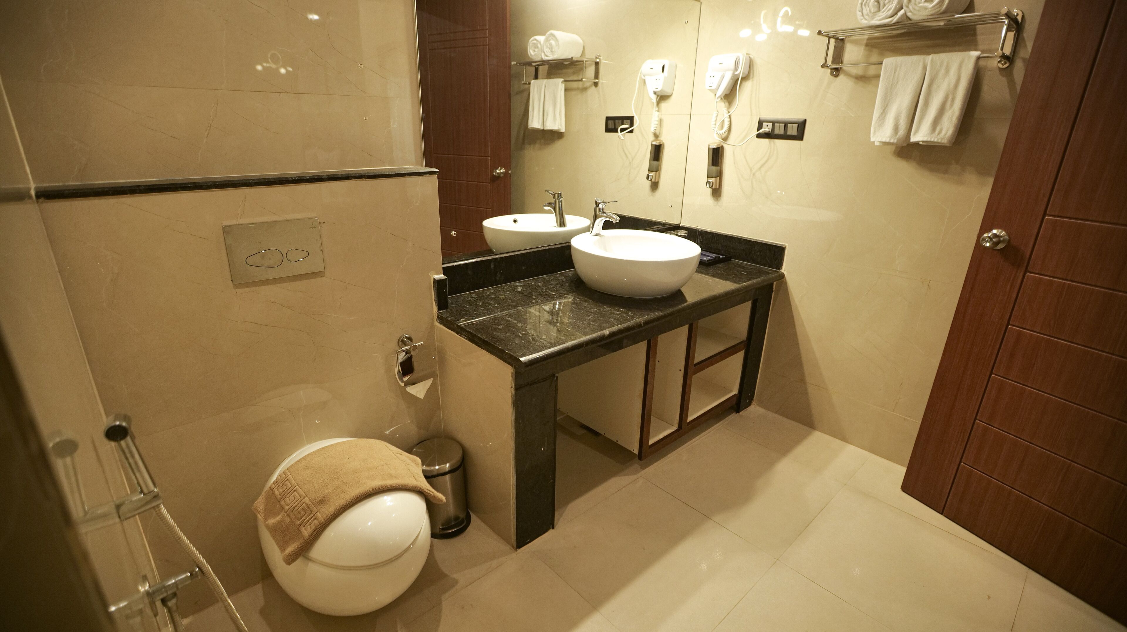 Hotel Leroy Grand - Yeshwanthpur