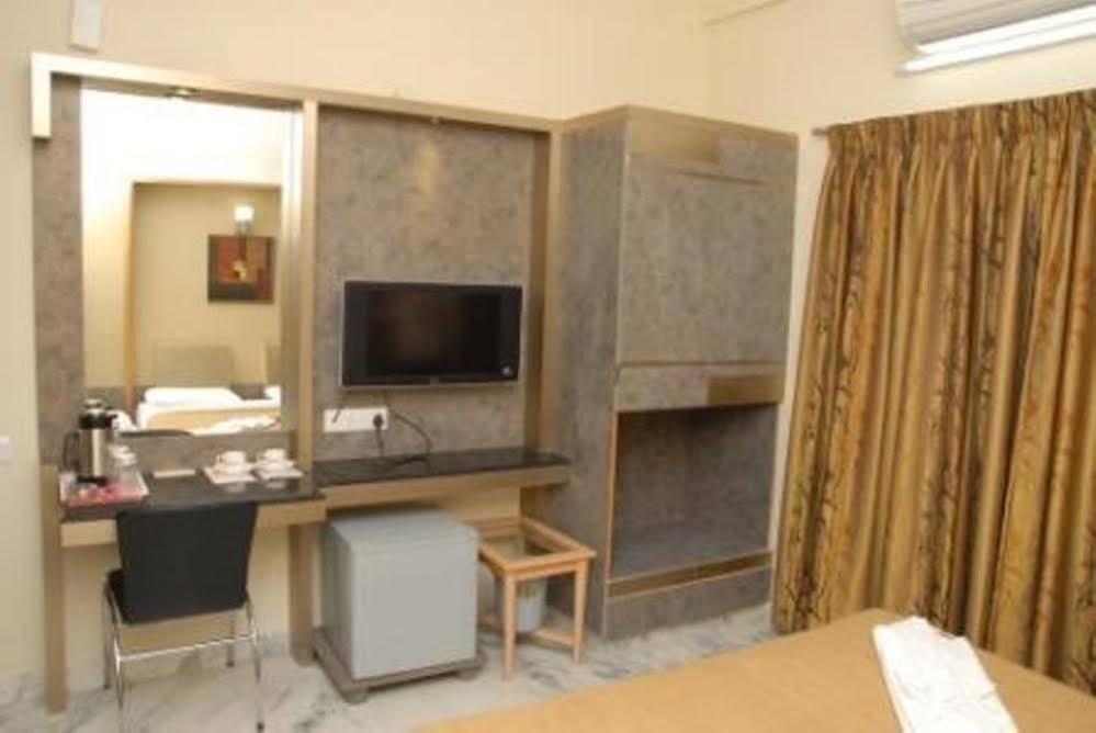 Hotel Manasa Paradise