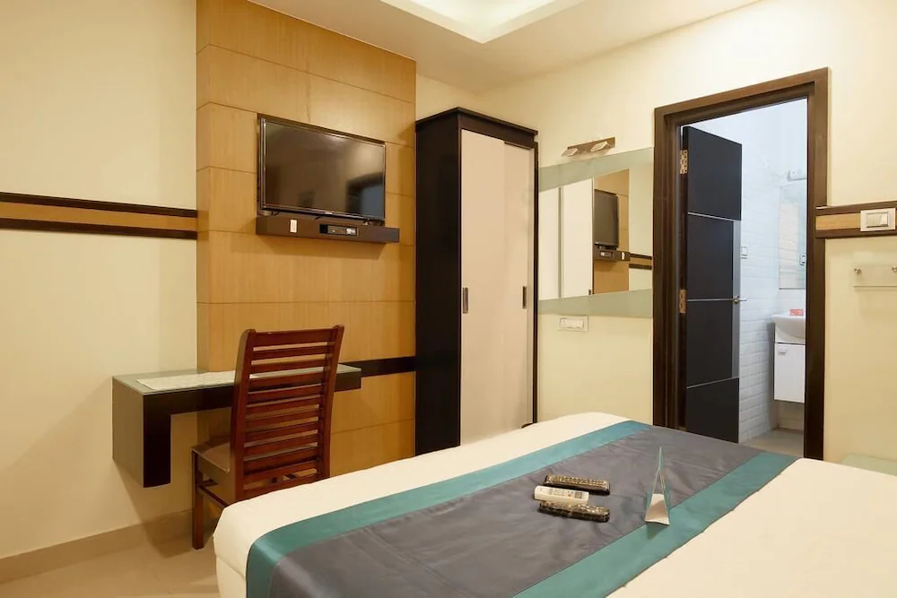 Hotel Monarch Stays