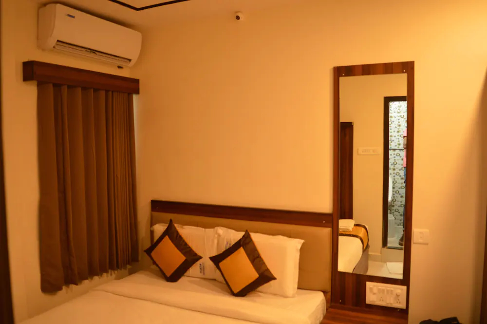Hotel Plaza Residency
