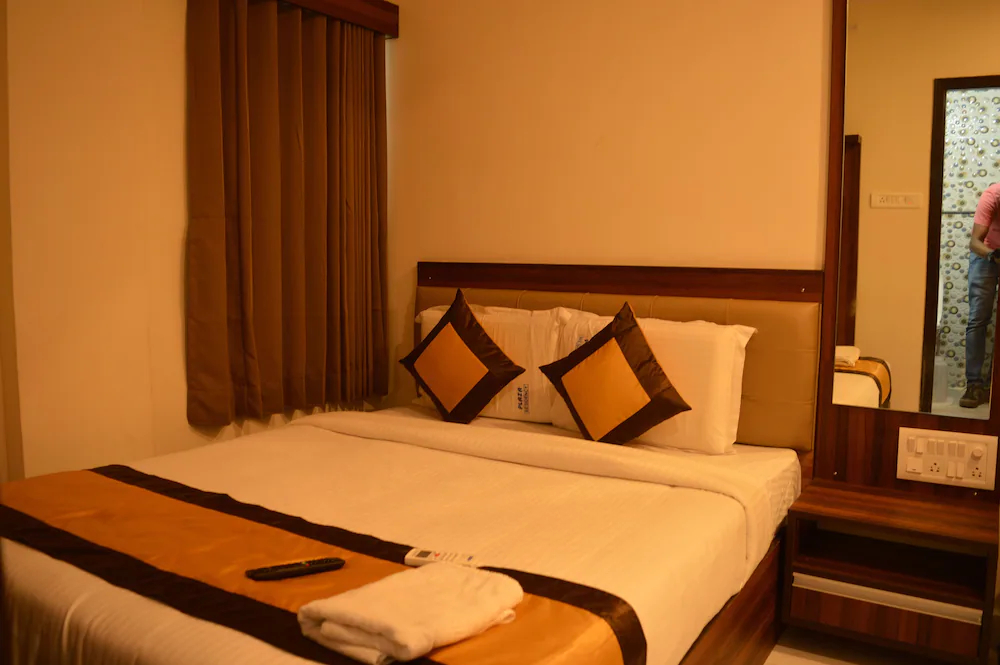 Hotel Plaza Residency