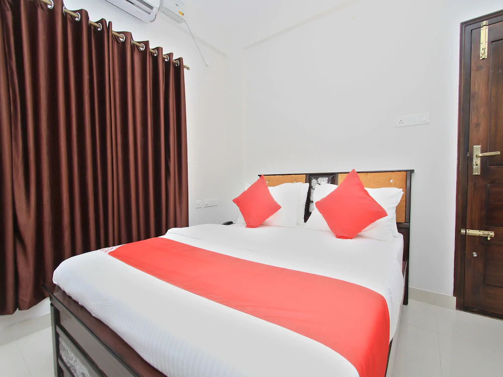 Hotel Royal Residence by OYO Rooms