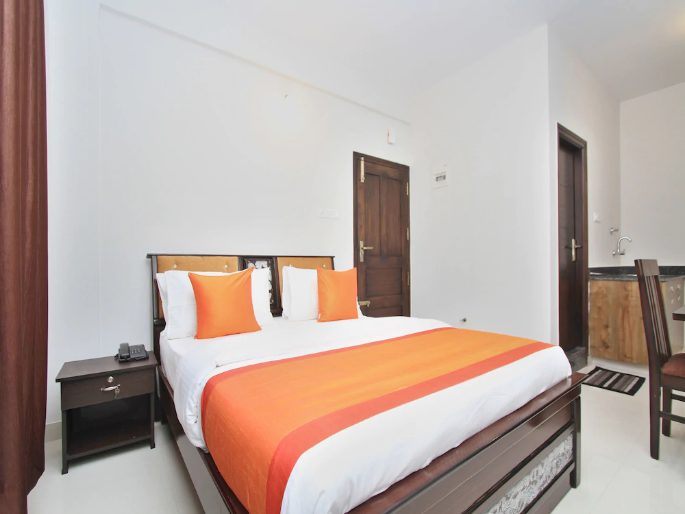 Hotel Royal Residence by OYO Rooms