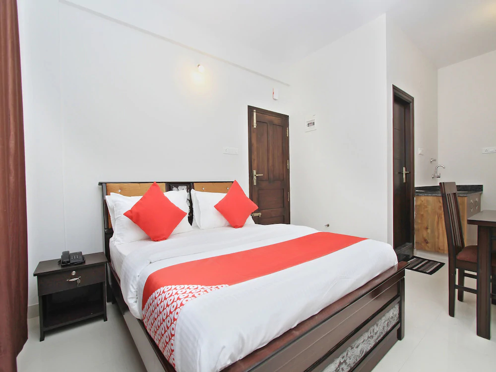 Hotel Royal Residence by OYO Rooms