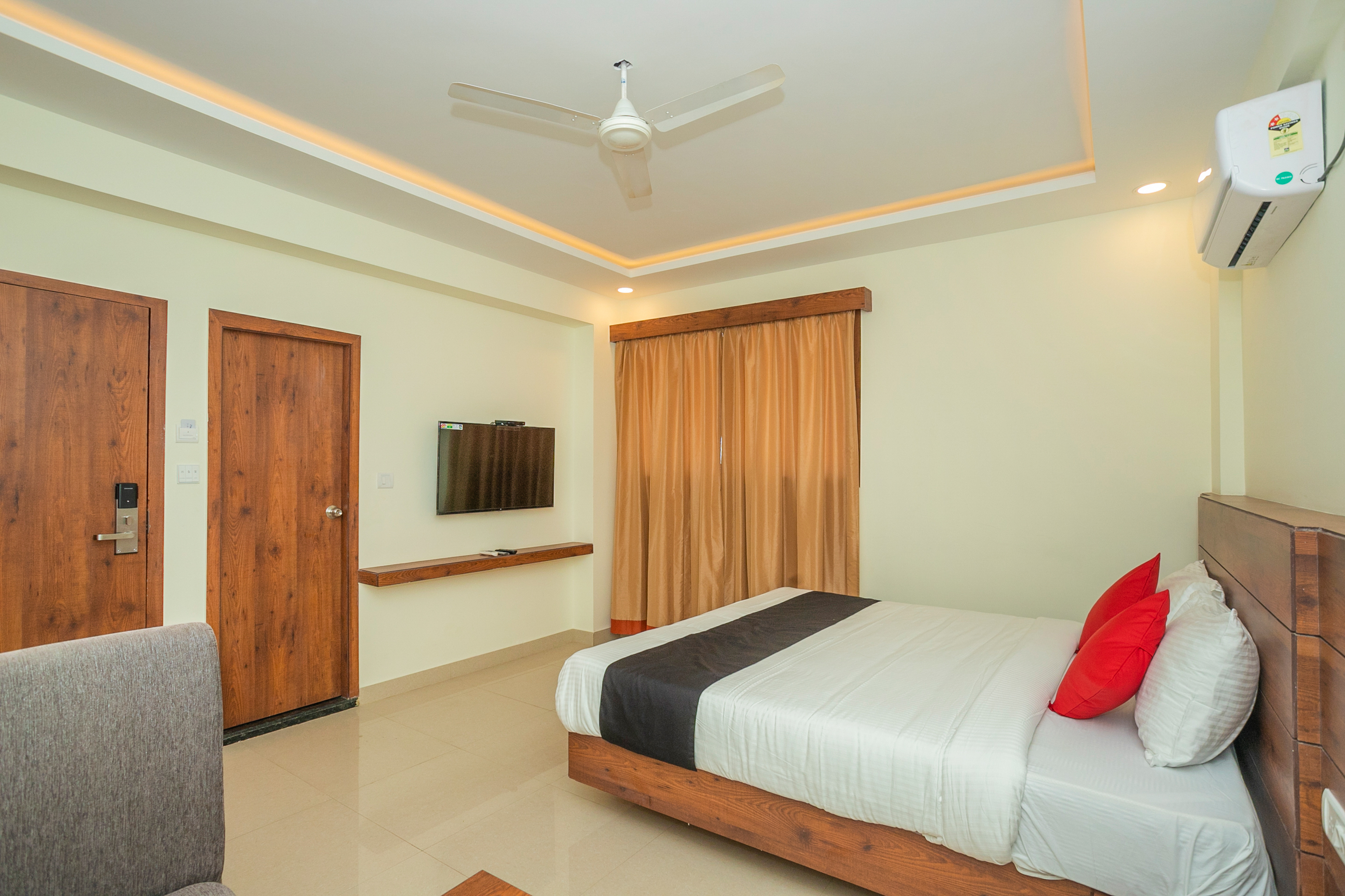 Hotel Savi International by OYO Rooms