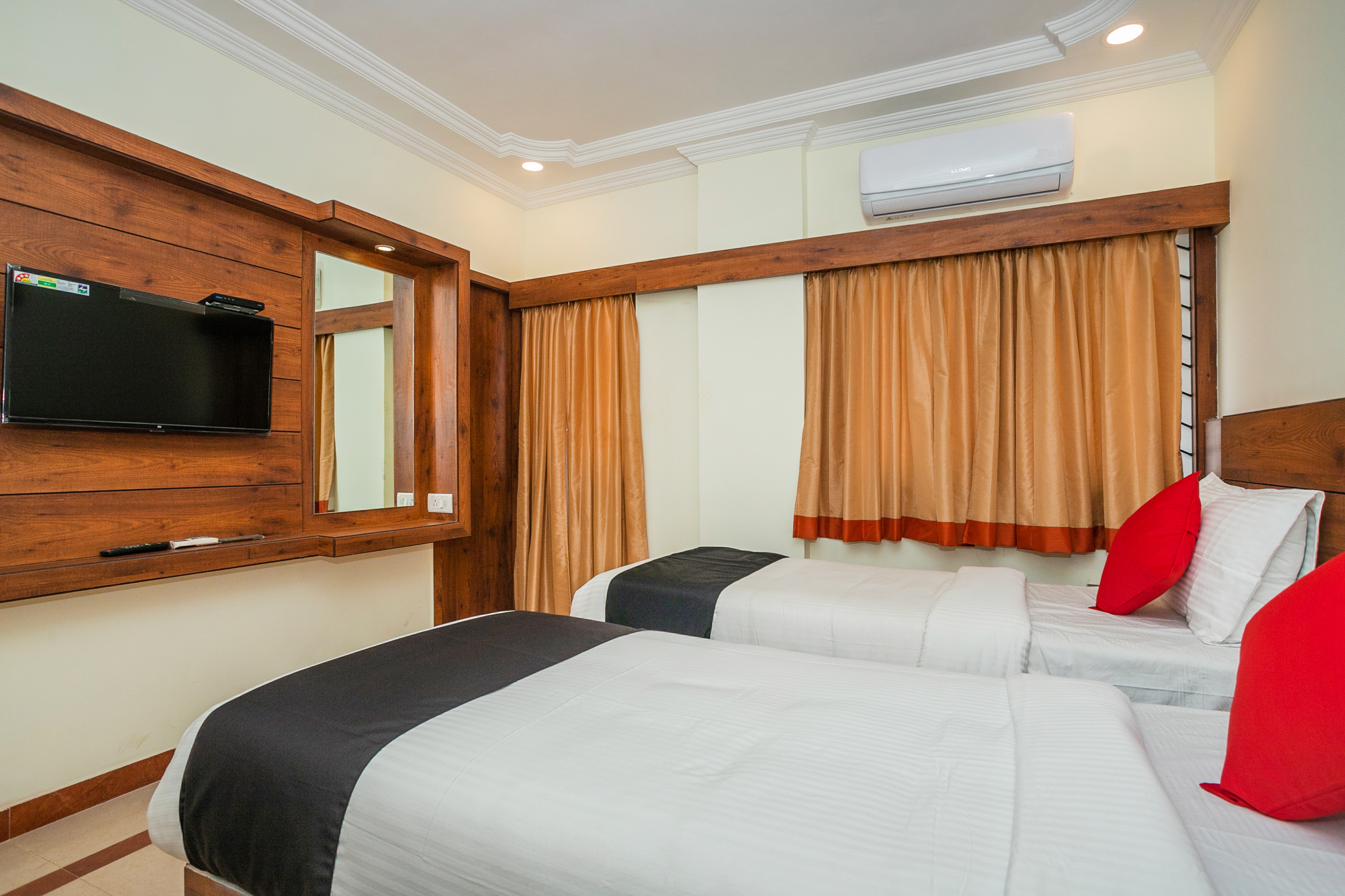 Hotel Savi International by OYO Rooms
