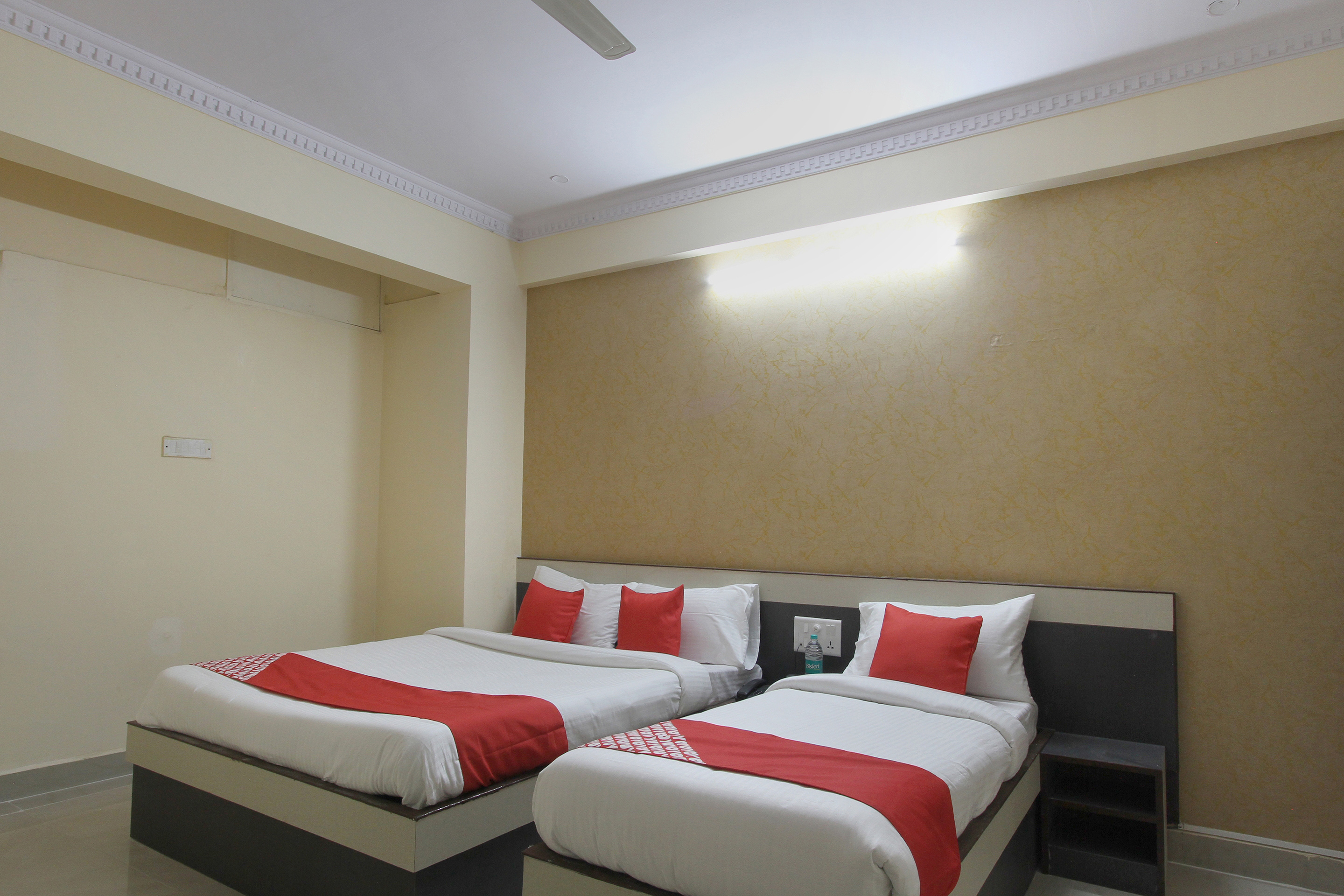 Hotel The Blue Ivy by OYO