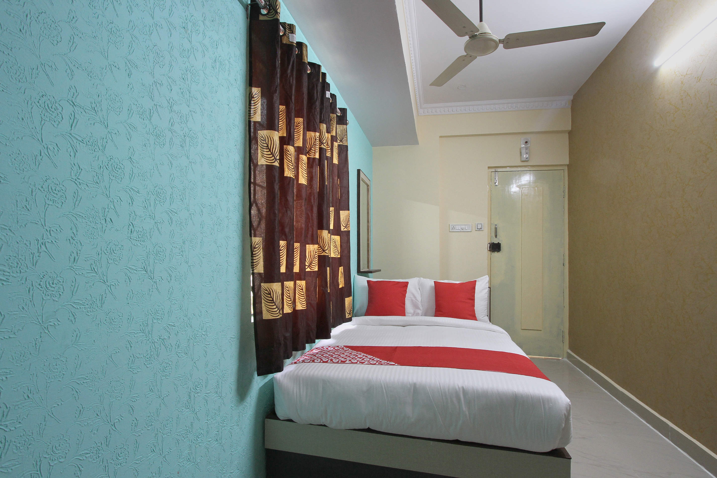 Hotel The Blue Ivy by OYO