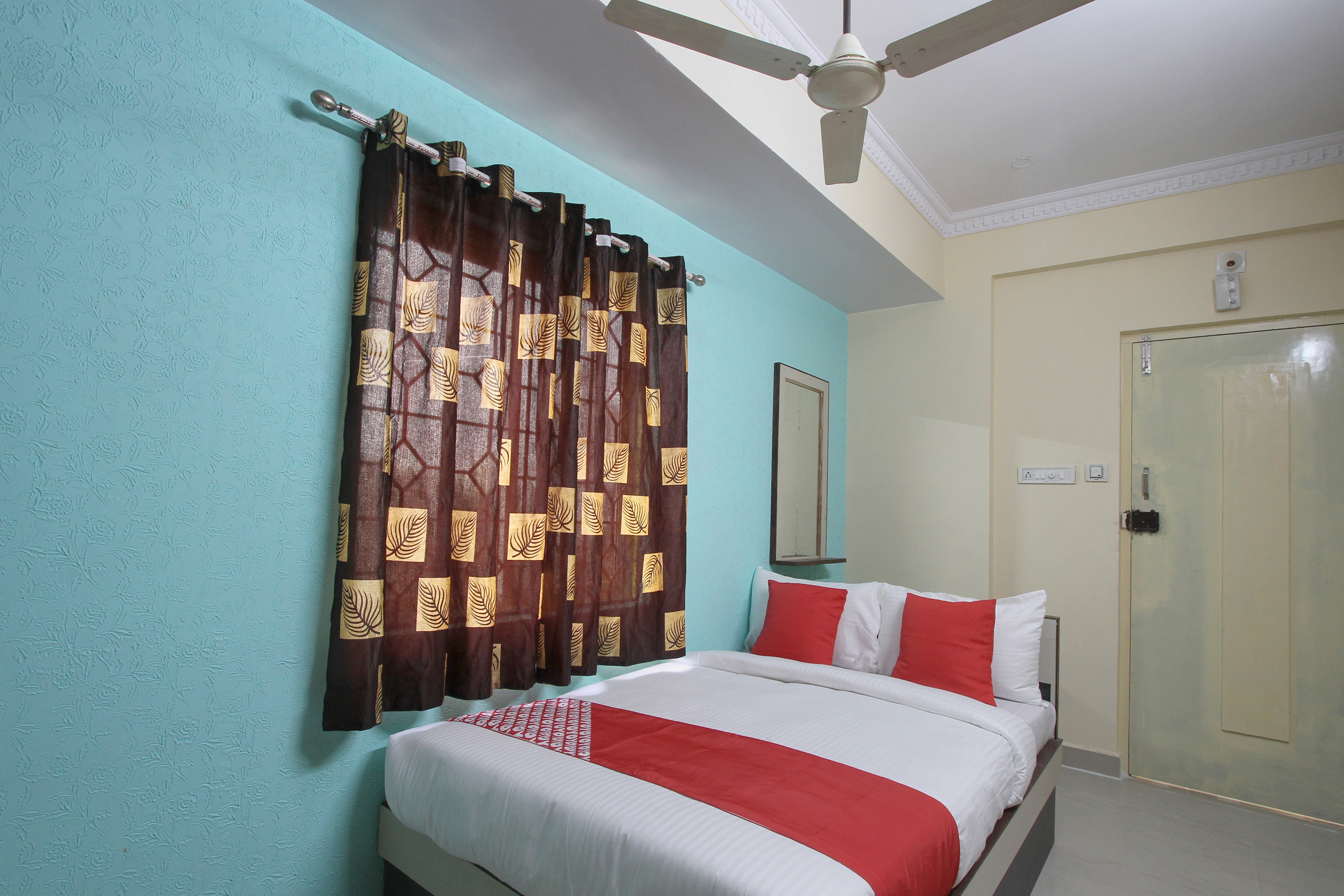 Hotel The Blue Ivy by OYO