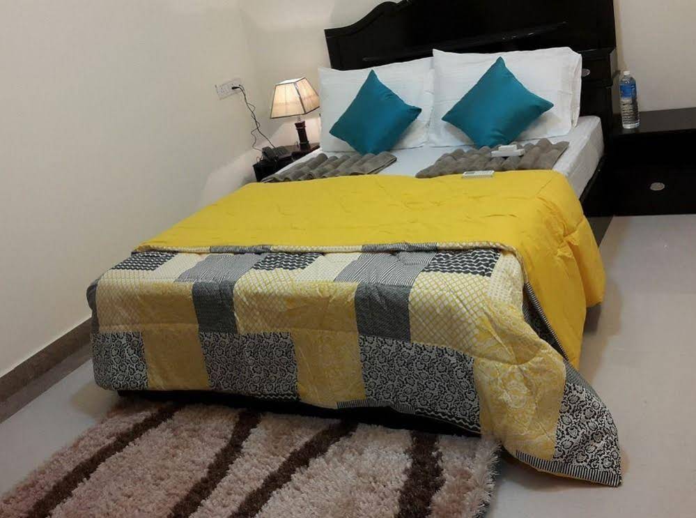 OYO Collection O Hotel Tiara Near Christ University