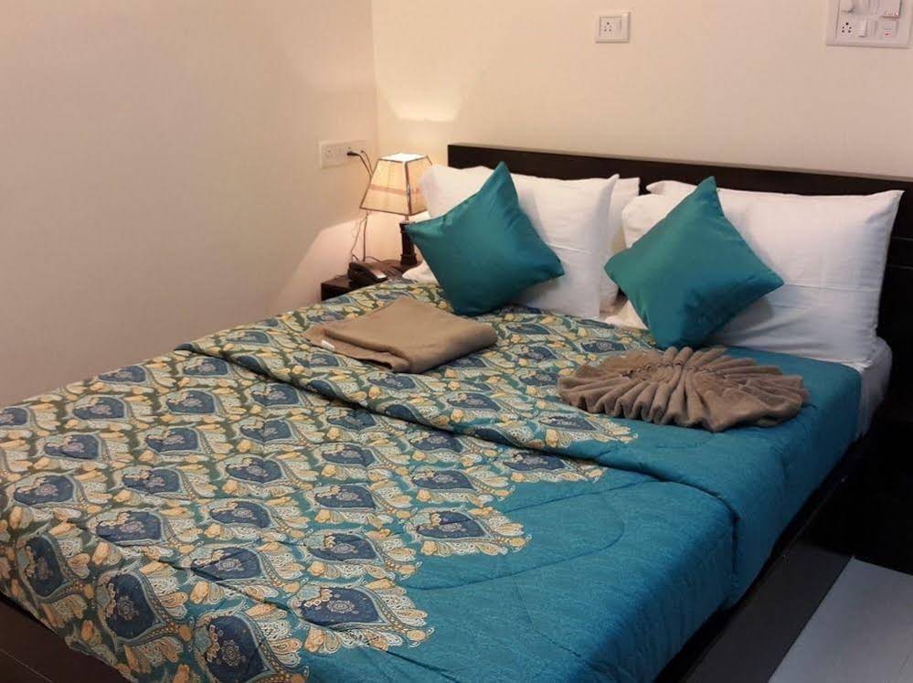 OYO Collection O Hotel Tiara Near Christ University