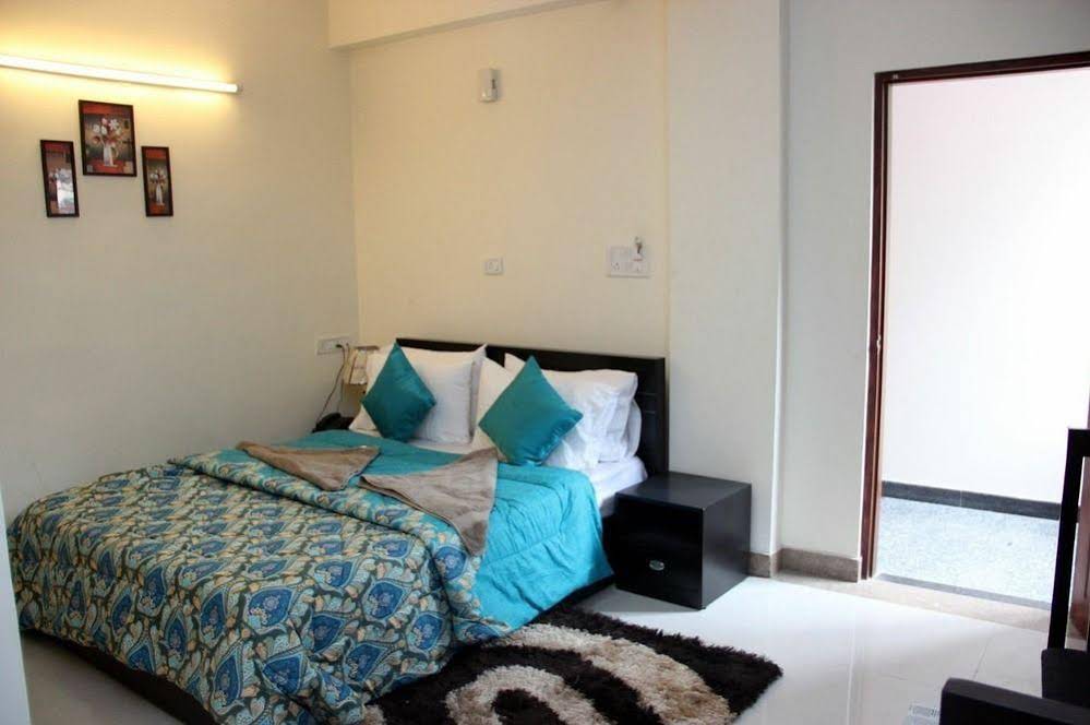 OYO Collection O Hotel Tiara Near Christ University