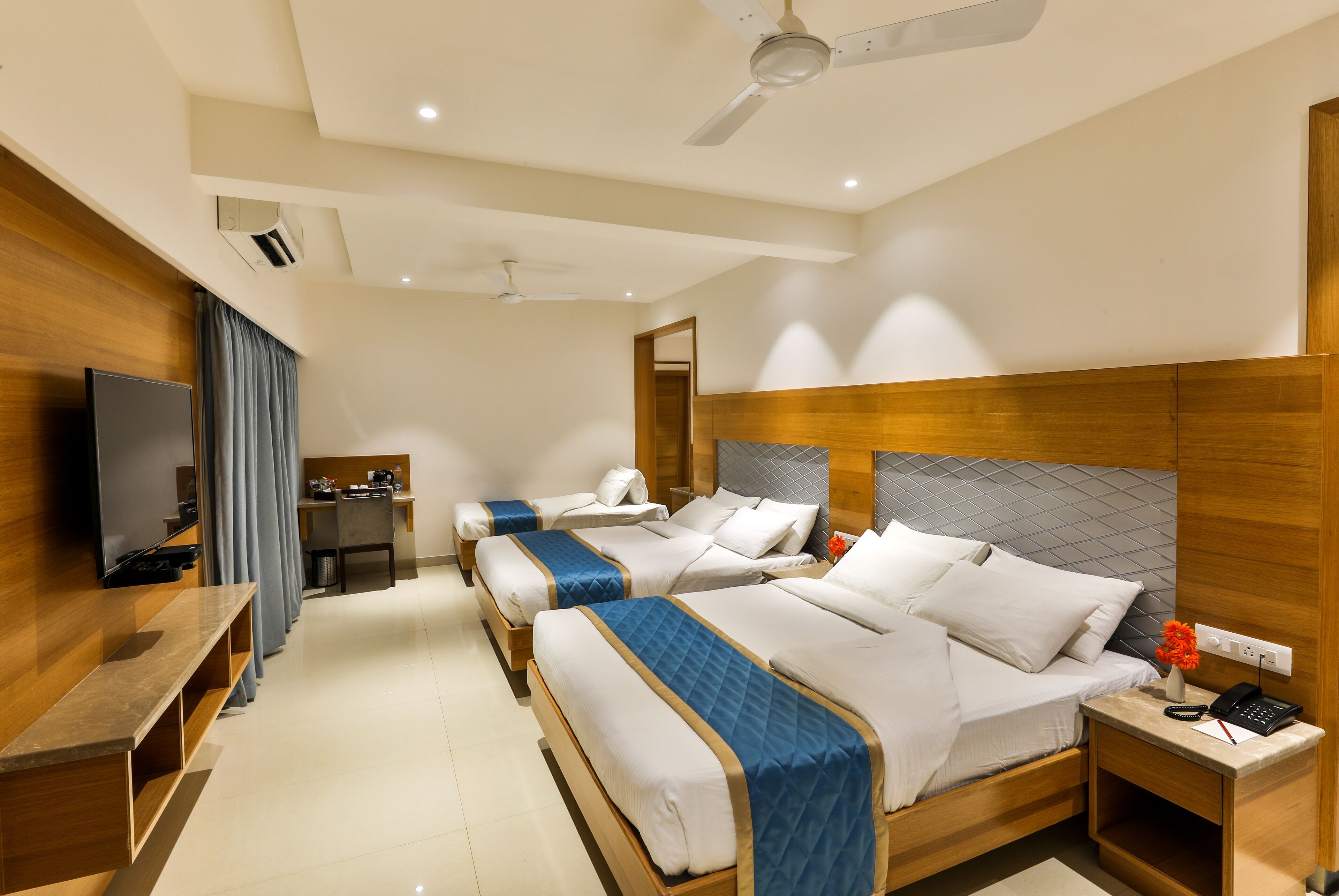 Hotel VBR Grand Inn