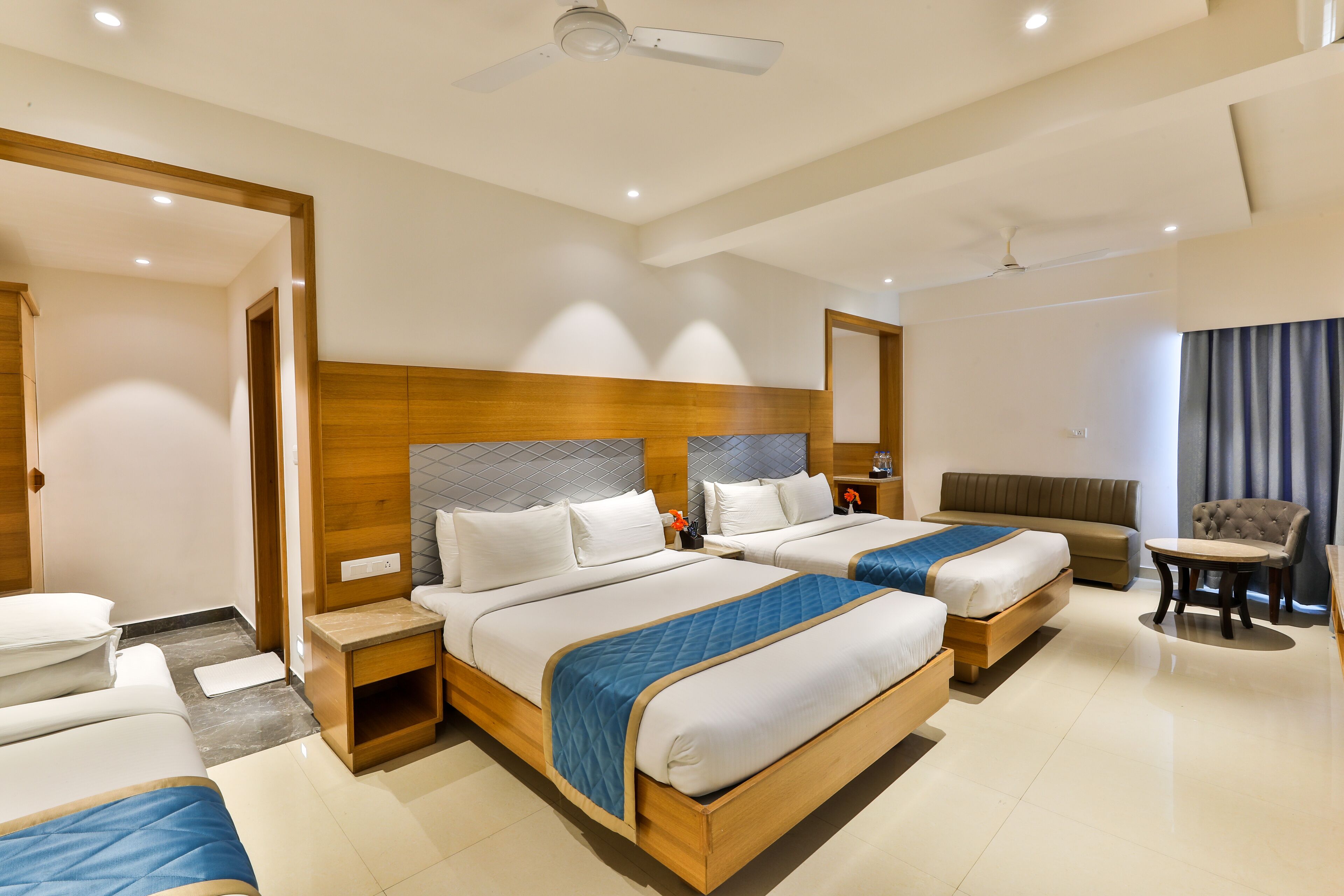 Hotel VBR Grand Inn